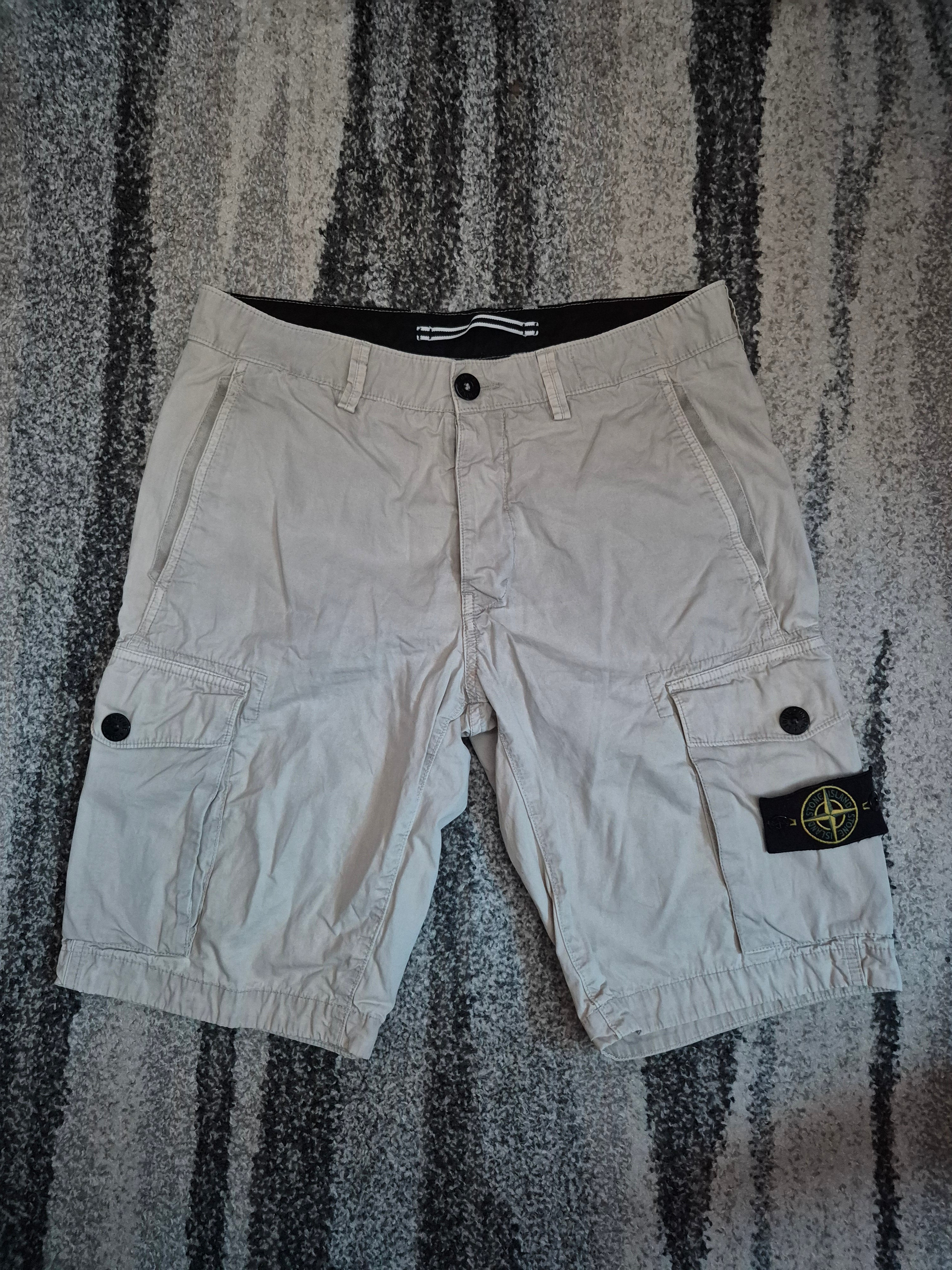 Stone Island Cargo Shorts Beige W31