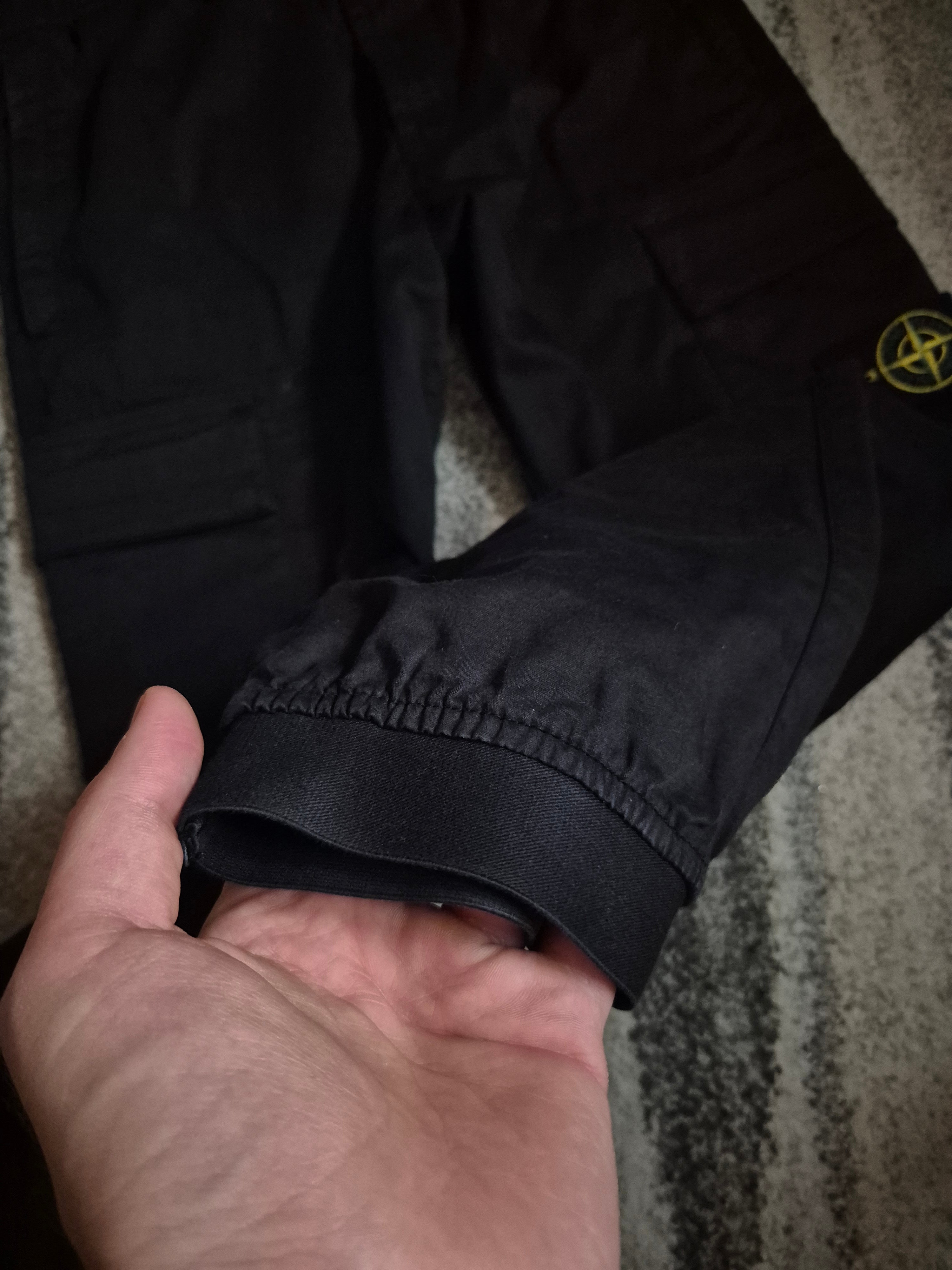 Stone Island Cargo Pants Black W31