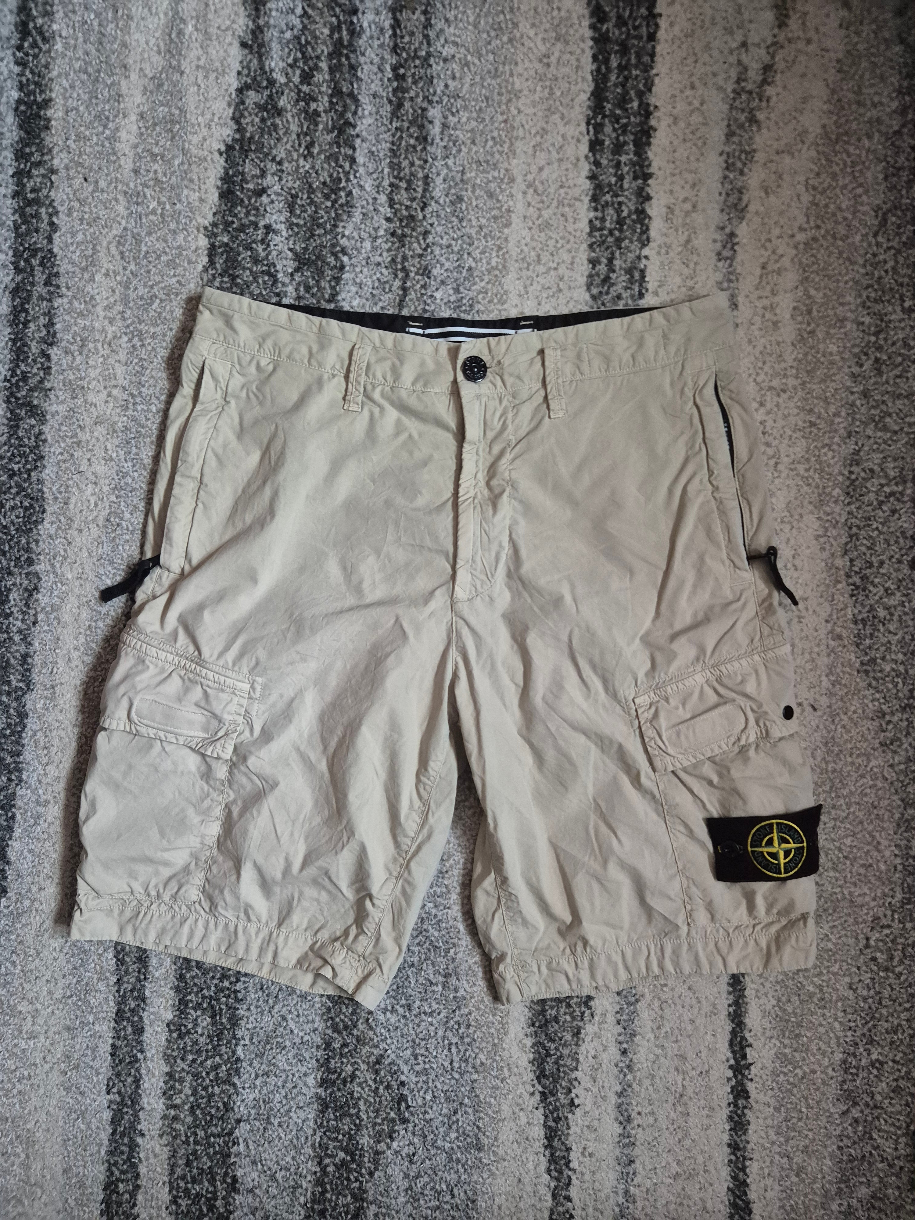 Stone Island Cargo Shorts Beige W29