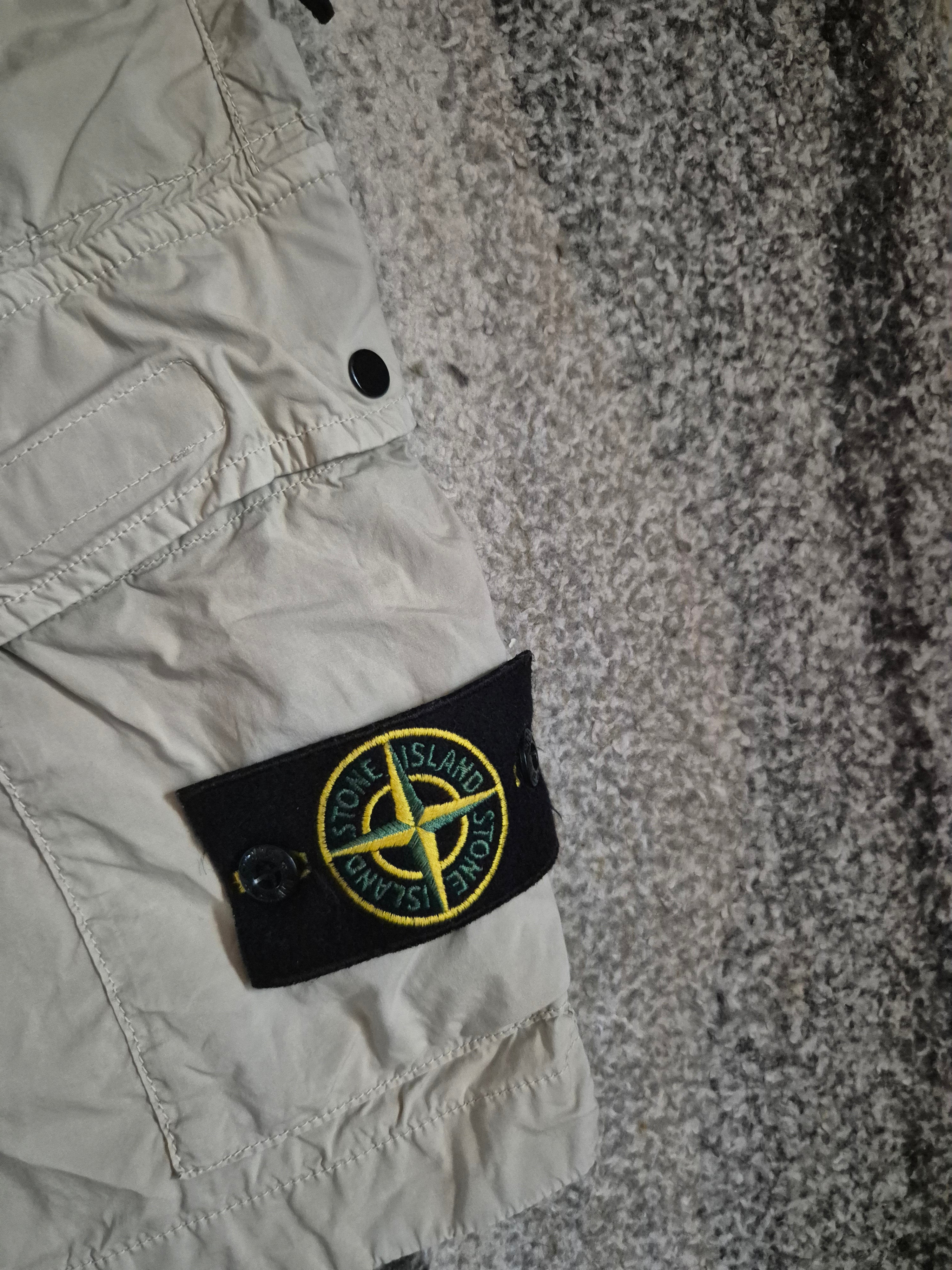 Stone Island Cargo Shorts Beige W29
