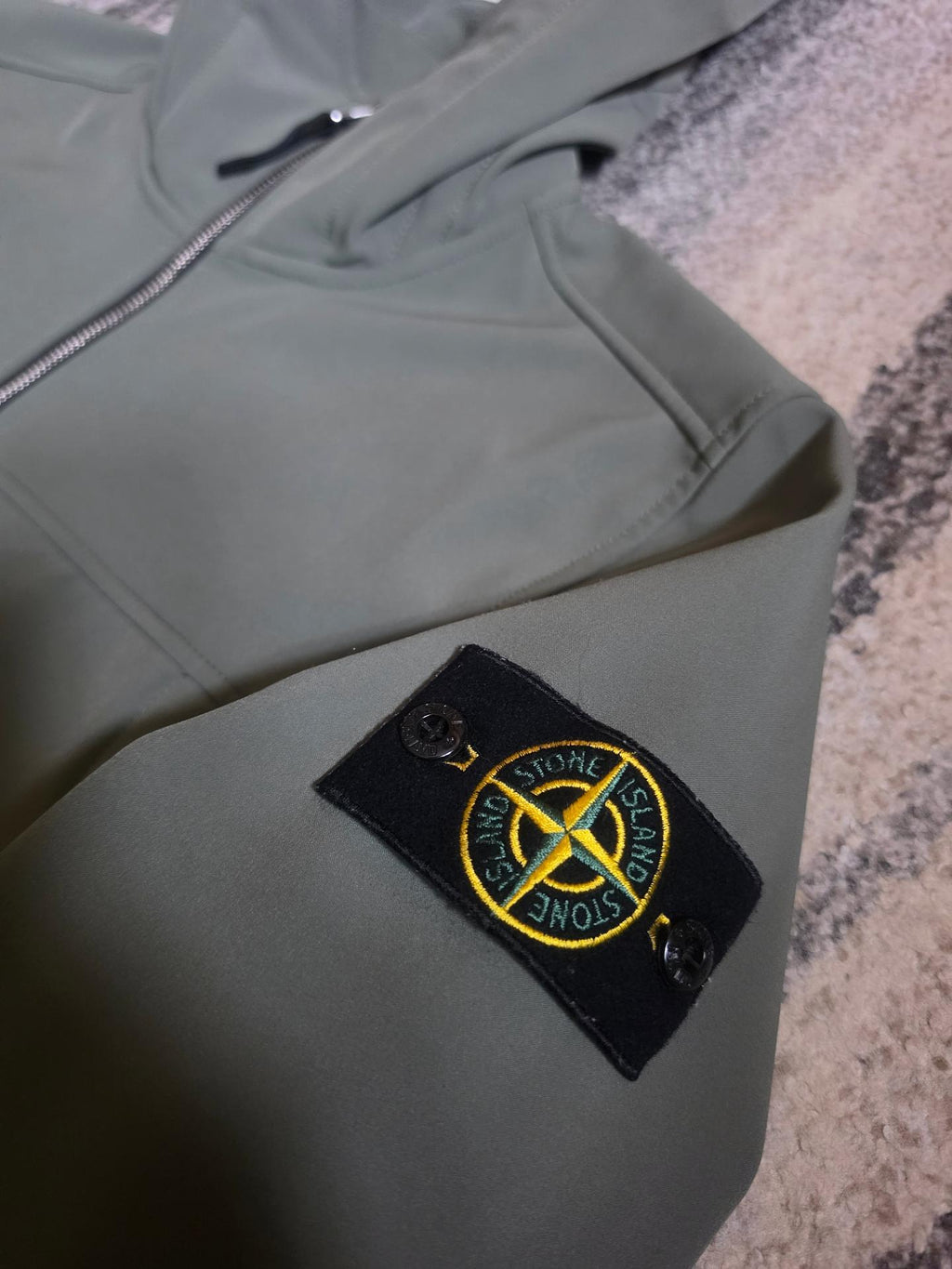 Stone Island Soft Shell-R e.dye Hooded Jacket – 7515Q0122 V0055 – Sage Green – M
