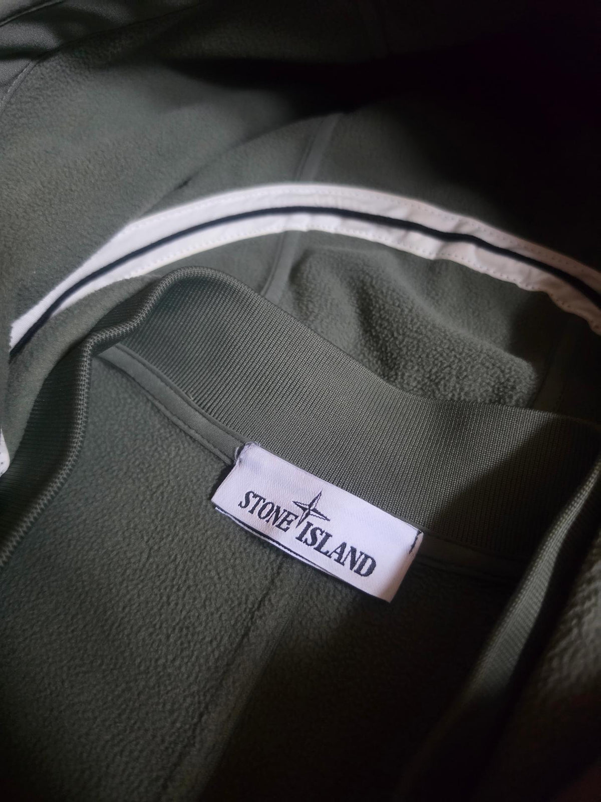 Stone Island Soft Shell-R e.dye Hooded Jacket – 7515Q0122 V0055 – Sage Green – M