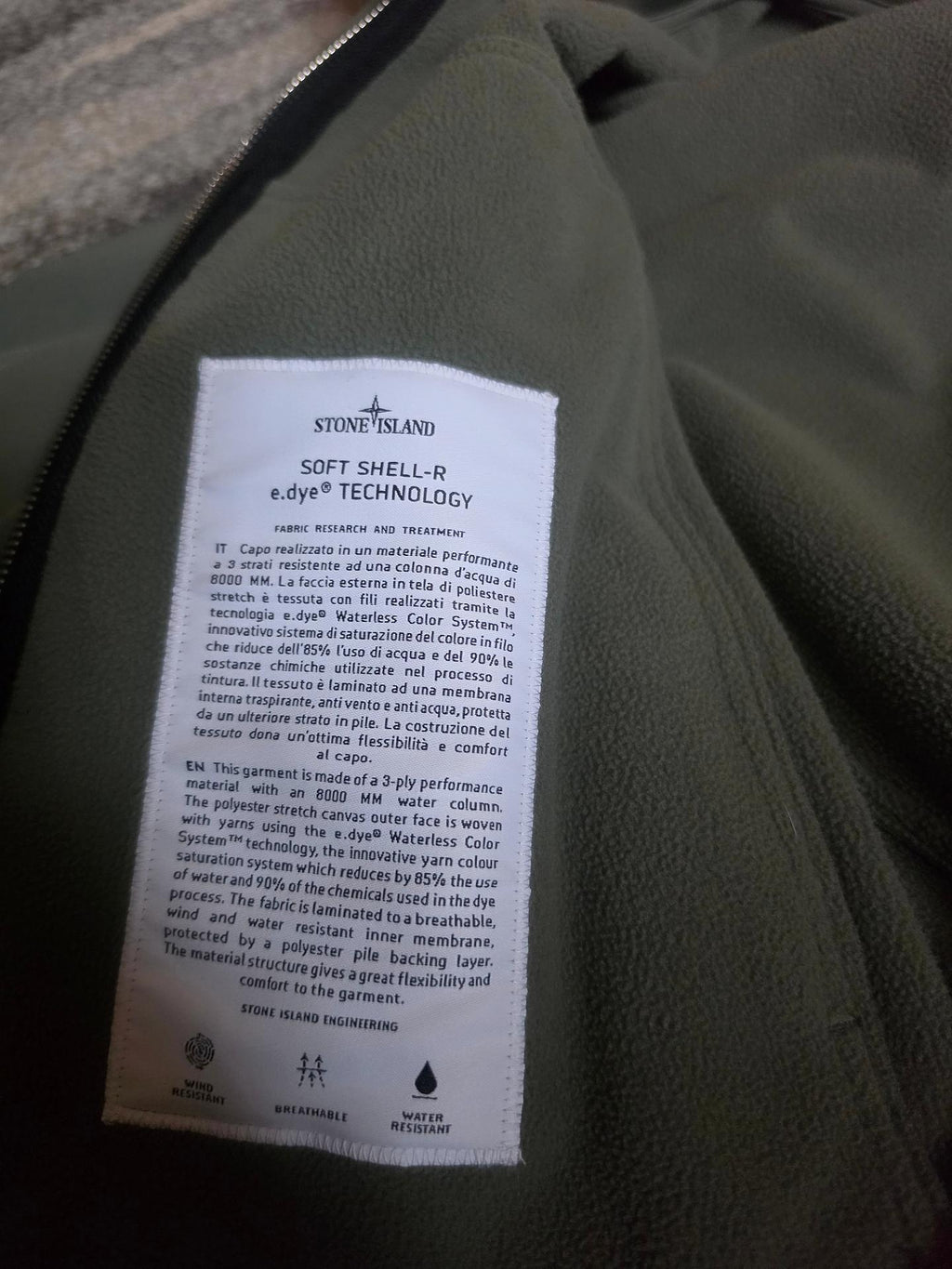 Stone Island Soft Shell-R e.dye Hooded Jacket – 7515Q0122 V0055 – Sage Green – M