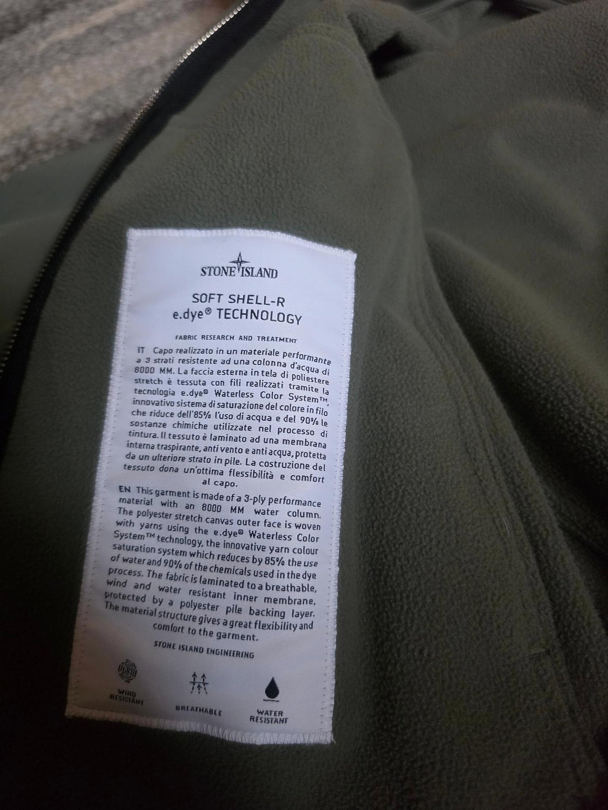 Stone Island Soft Shell-R e.dye Hooded Jacket – 7515Q0122 V0055 – Sage Green – M