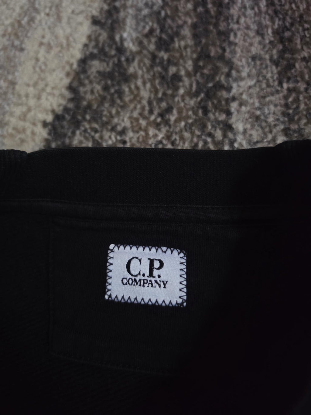 C.P. Company Diagonal Raised Fleece Crewneck Lens Sweatshirt – CMSS713A 005086W 999 – Black – XL