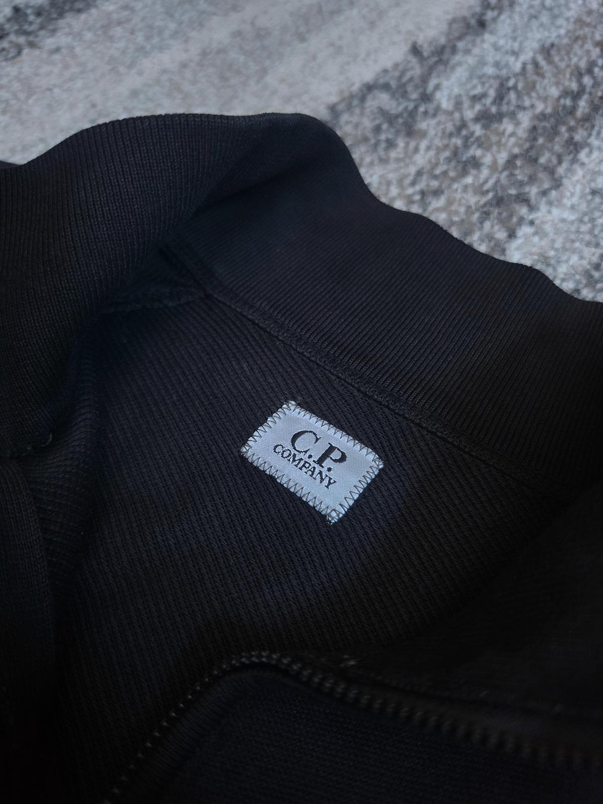 C.P. Company Cotton Knit Half-Zip Lens Sweater – Black – 50 (L)