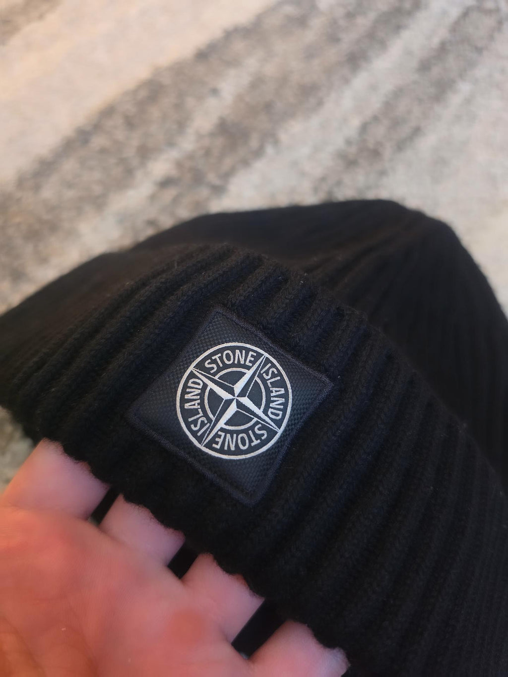 Stone Island Virgin Wool Full Rib Knit Beanie – K2S15N100002 S00C3 V0029 – Black – One Size