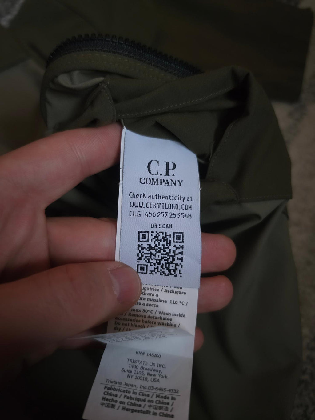 C.P. Company Pro-Tek Lens Hooded Jacket – 06CMOW019A 004117A 672 – Khaki – 56