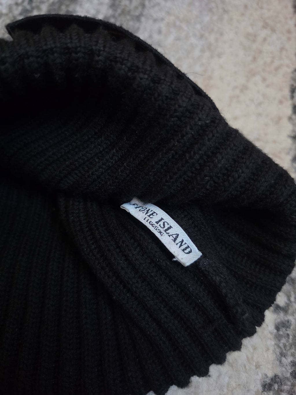 Stone Island Two Tone Ribbed Wool Badge Beanie – Grey/Black – One Size