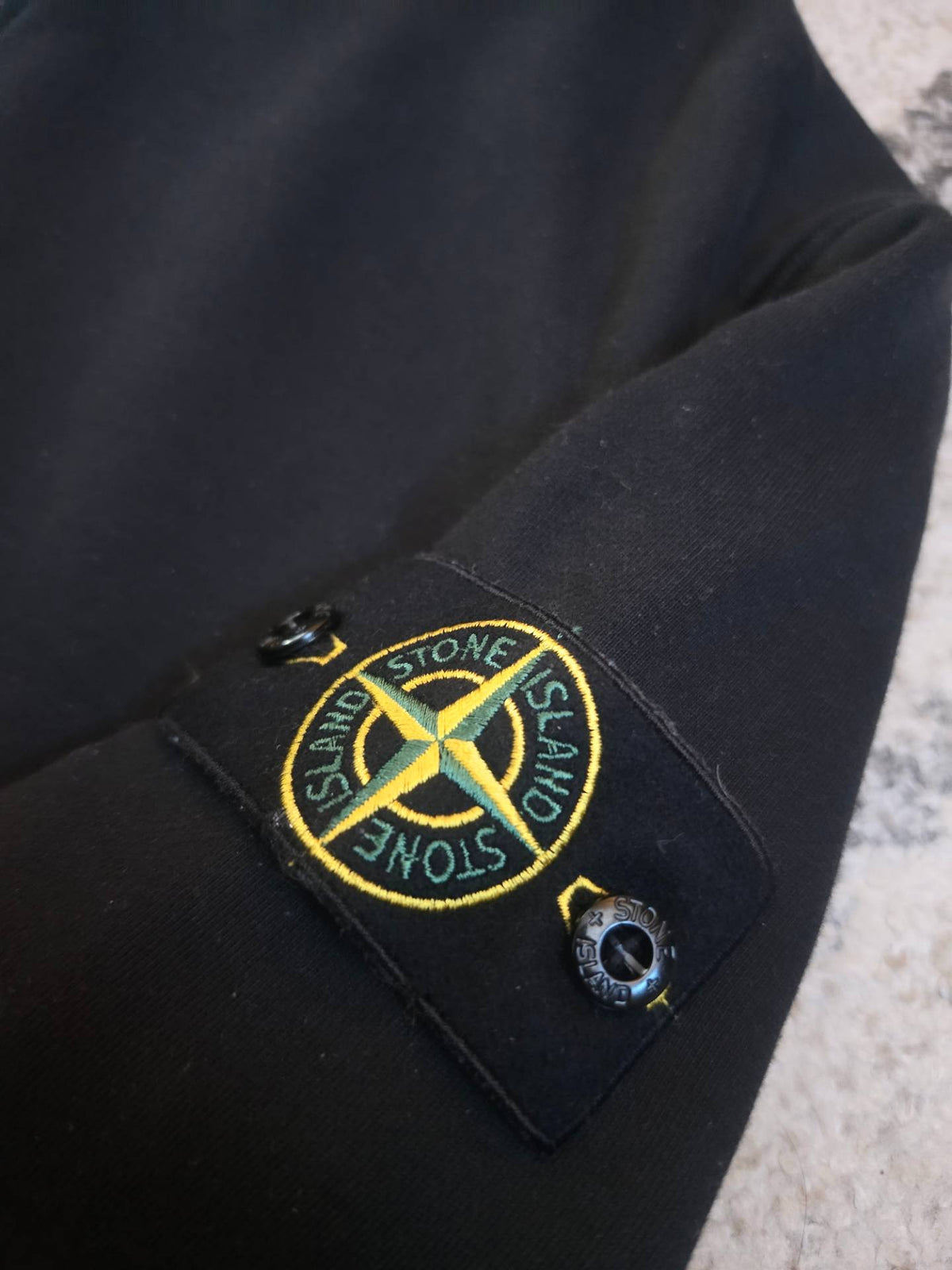Stone Island Patch Half Zip Cotton Sweatshirt – K1S156100619 S0051 V0029 – Black – S