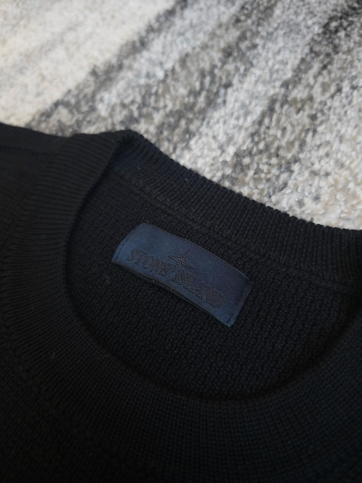 Stone Island Ghost Piece Wool Sweater – 7515567FA V0020 – Navy Blue – XL