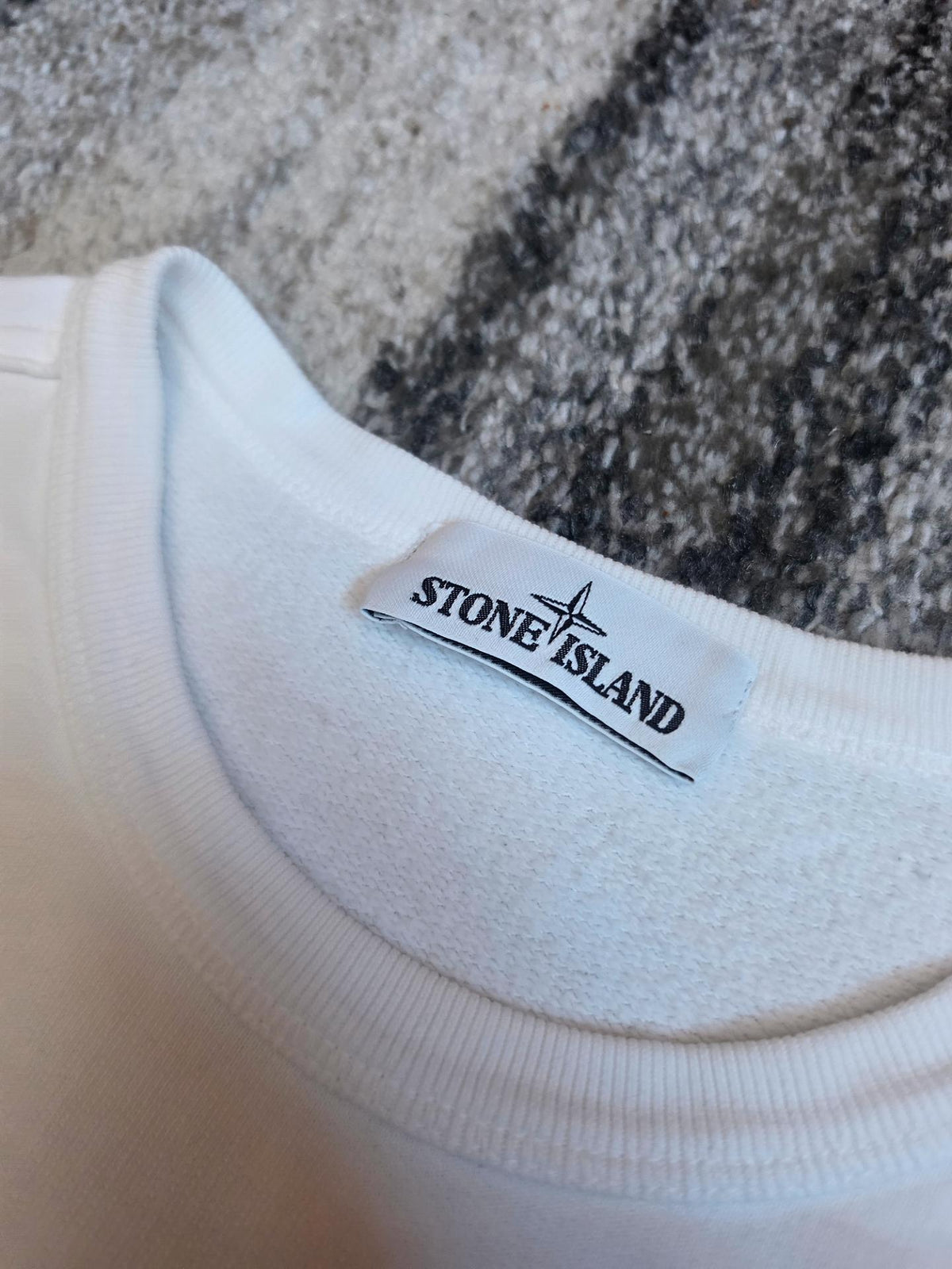 Stone Island Garment Dyed Brushed Jersey Crewneck – 691562720 V0001 – White – M