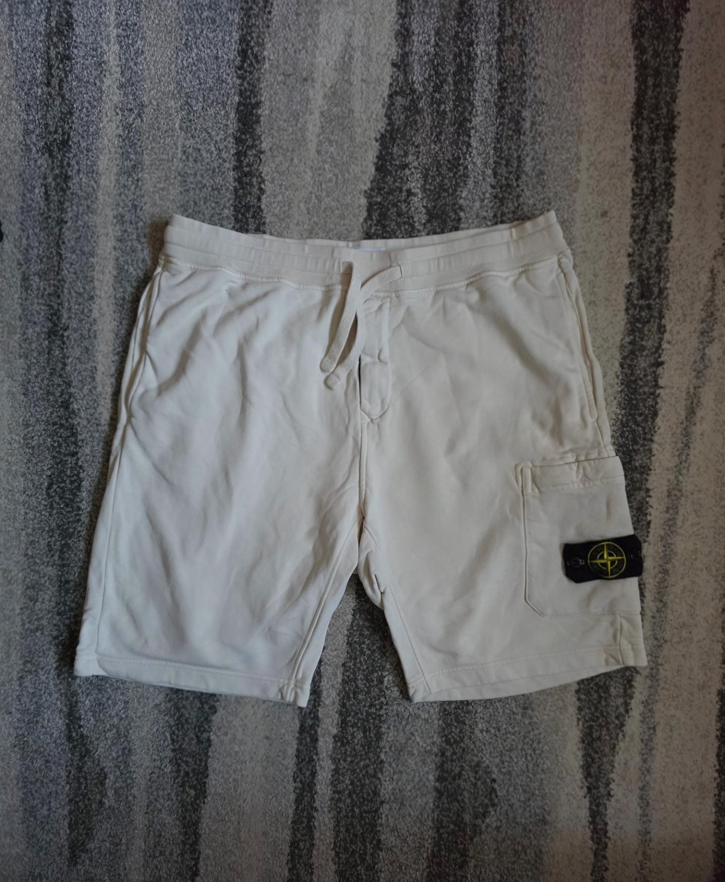 Stone Island Shorts Cream L