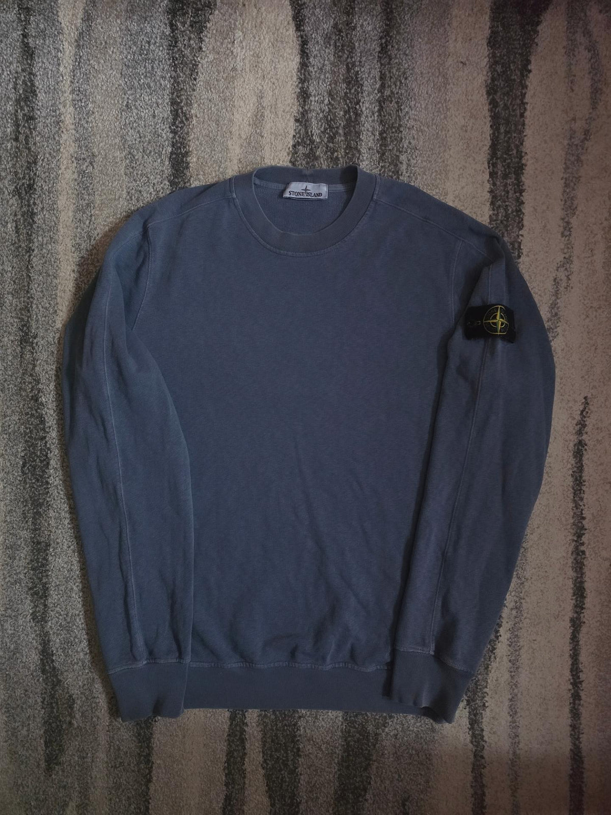 Stone Island Old Treatment Crewneck Sweatshirt – 801566060 V0124 – Avio Blue – L