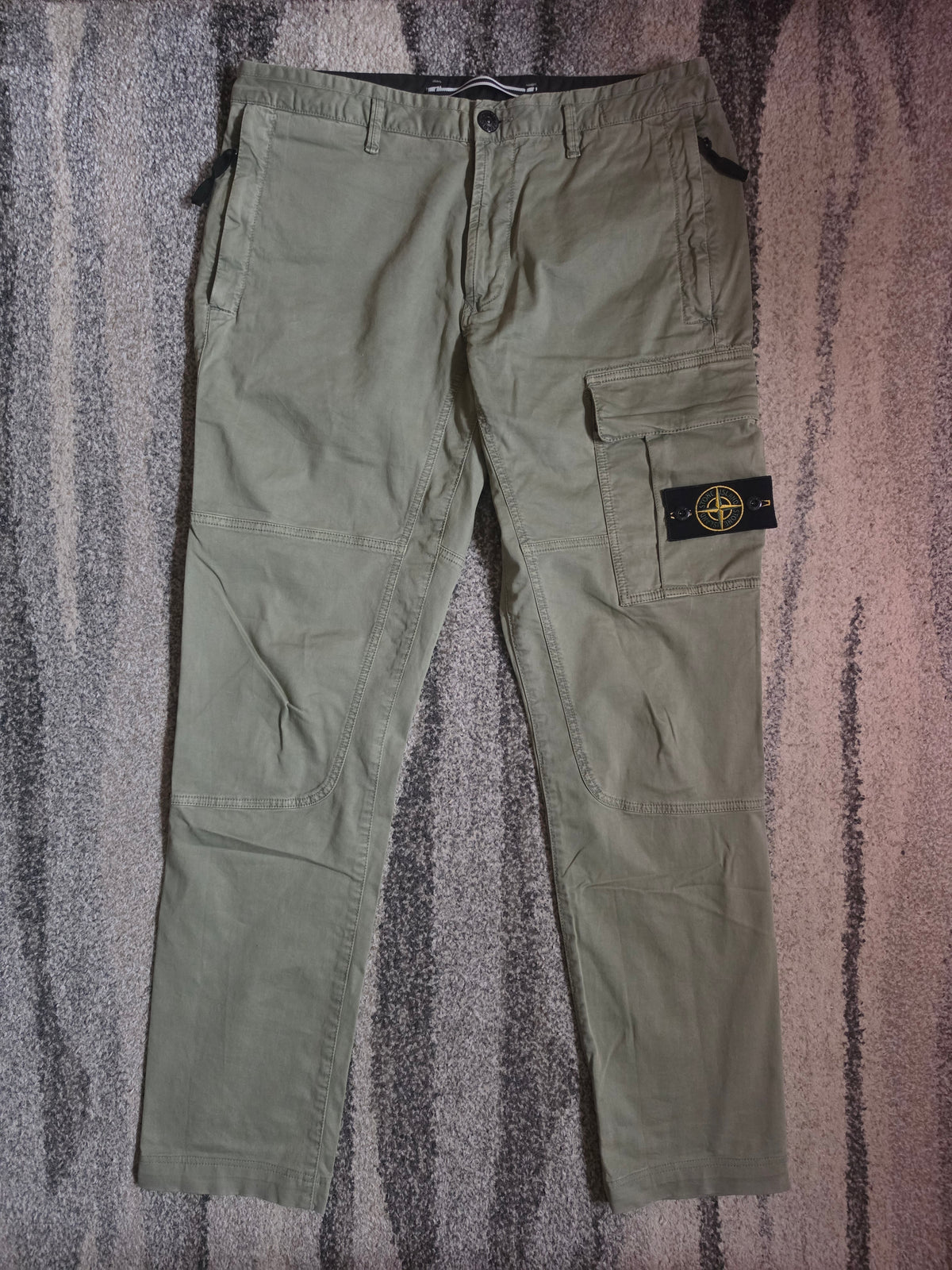 Stone Island Slim Fit Cargo Pants – 701531504 V0155 – Sage Green – W33