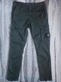 Stone Island 303L1 Compass Patch Cargo Pants – 7715303L1 V0158 – Olive Green – W32