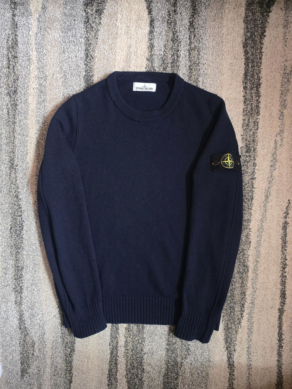 Stone Island Wool Crewneck Knit – 631550AA3 – Navy Blue – M