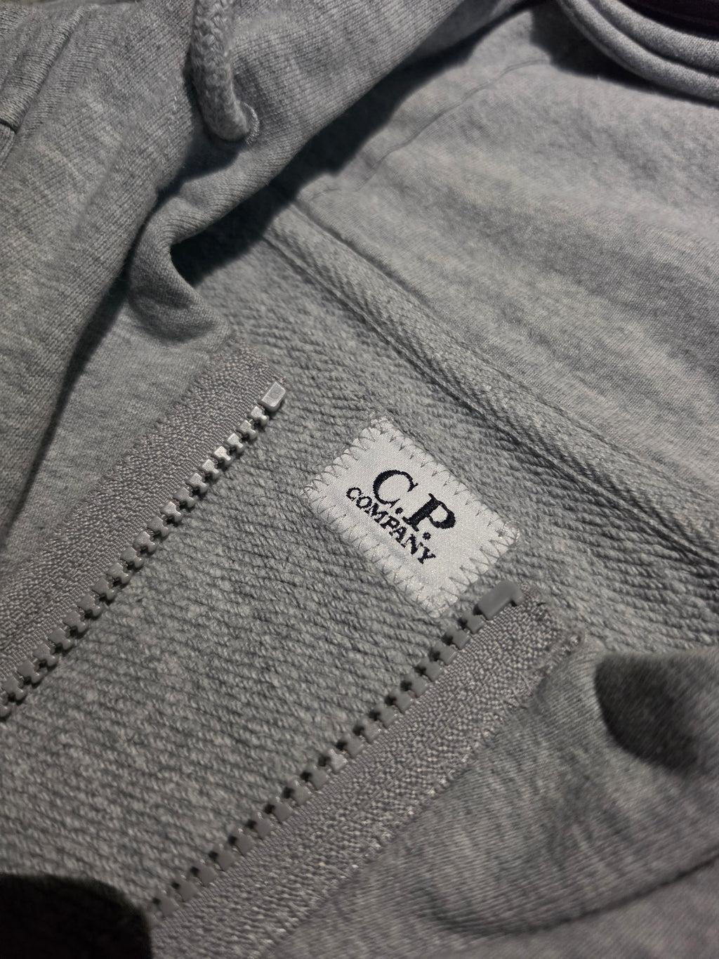 C.P. Company Diagonal Raised Fleece Goggle Hoodie – 10CMSS046A 005086W – Grau – L