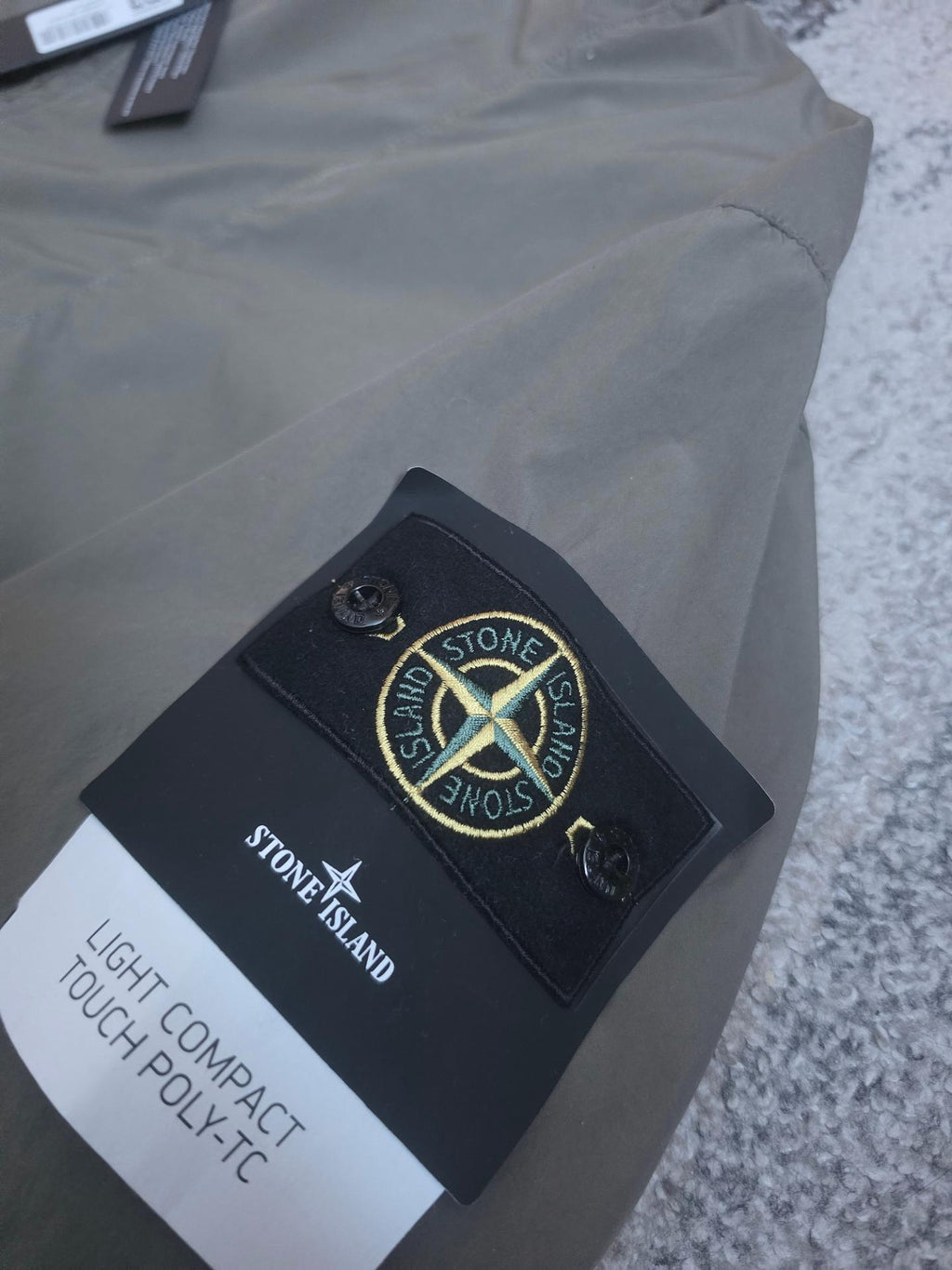 Stone Island 4100052 Light Compact Touch Poly-TC Short Parka – L1S154100052 S0042 V005G – Military Green – XL