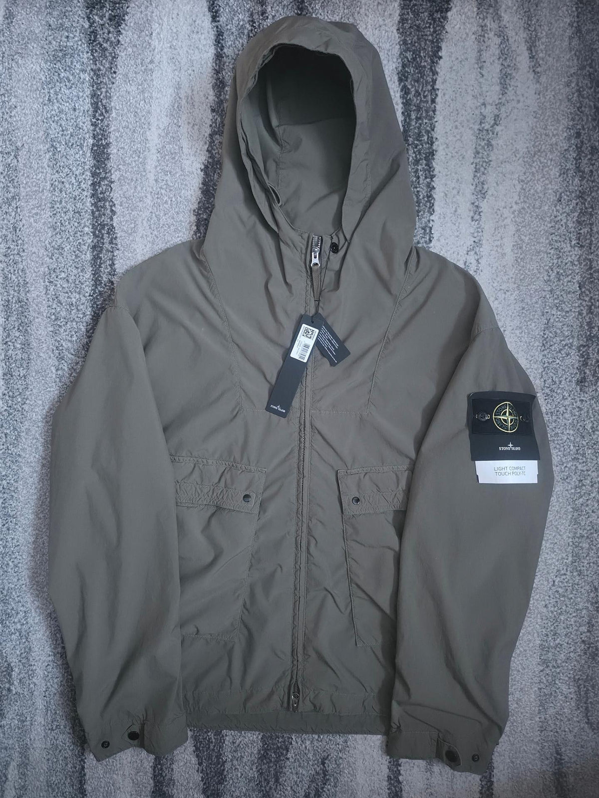 Stone Island 4100052 Light Compact Touch Poly-TC Short Parka – L1S154100052 S0042 V005G – Military Green – XL
