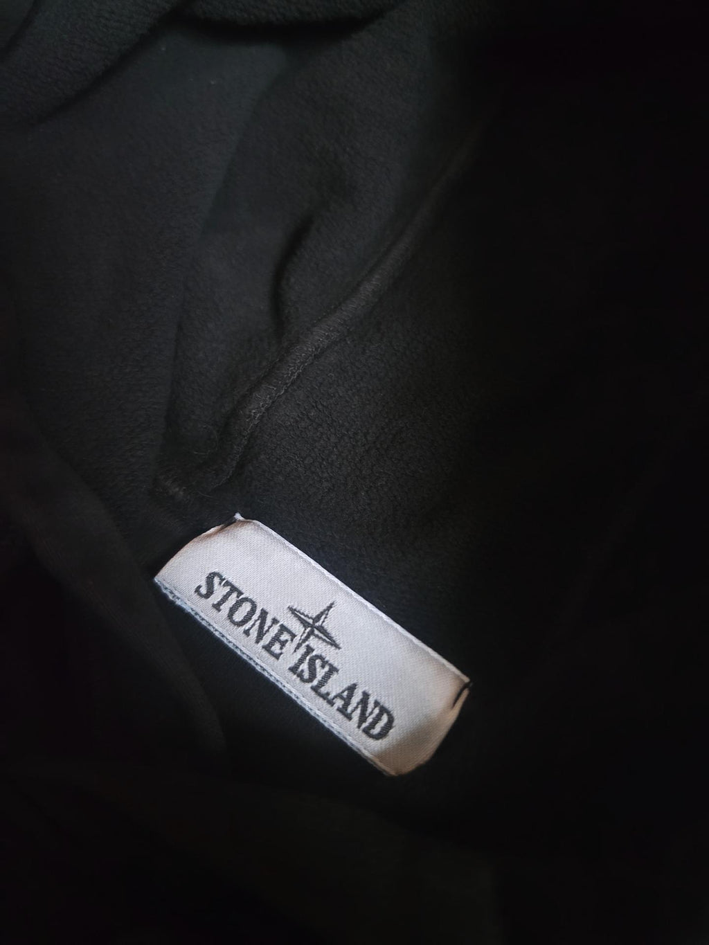 Stone Island Brushed Cotton Fleece Garment Dyed Hoodie – 771564120 V0029 – Black – L