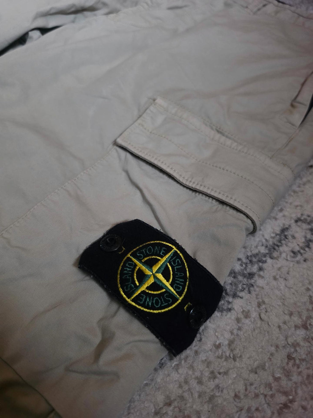 Stone Island Supima Cotton Twill Stretch-TC Regular Fit Cargo Pants – 801530410 V0095 – Beige – W32