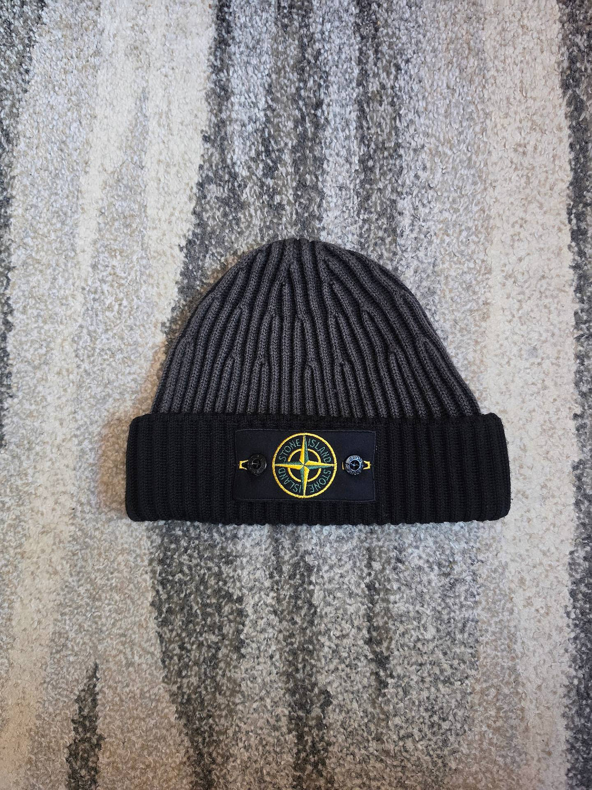 Stone Island Two Tone Ribbed Wool Badge Beanie – Grey/Black – One Size