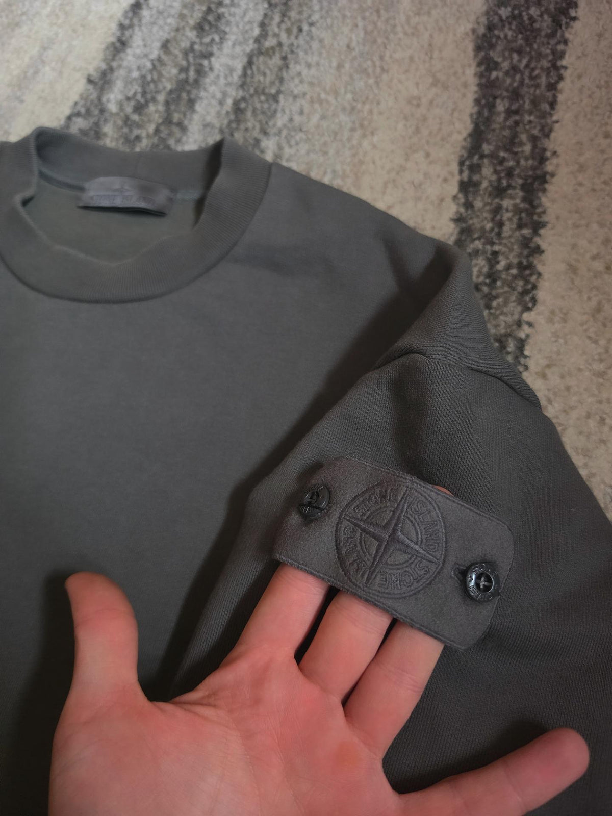 Stone Island Ghost Piece Crewneck Sweatshirt – 7715633F3 V0067 – Dark Grey – L