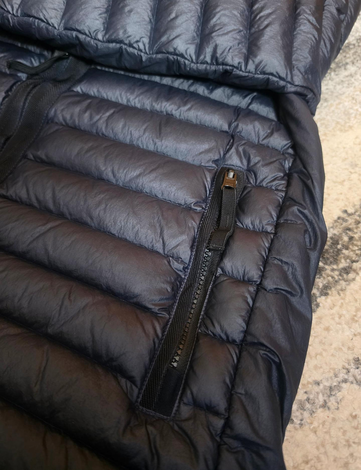 Stone Island 40324 Packable Loom Woven Chambers R-Nylon Down-TC Jacket – 791540324 V0020 – Navy Blue – M
