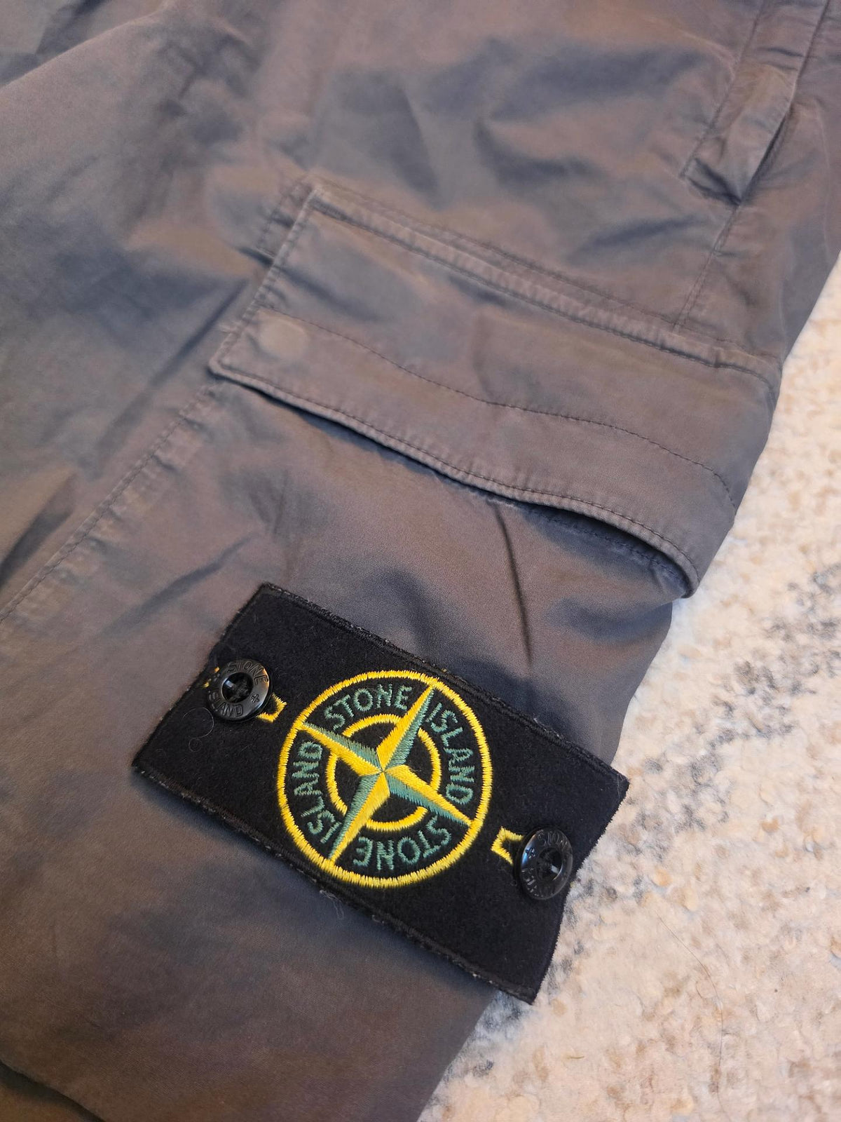 Stone Island Regular Tapered Cargo Pants – 101531303 V0065 – Dark Grey – W31