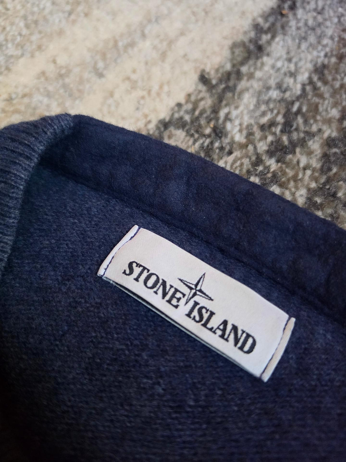 Stone Island Rundhalspullover – 611550AA3 Königsblau – M