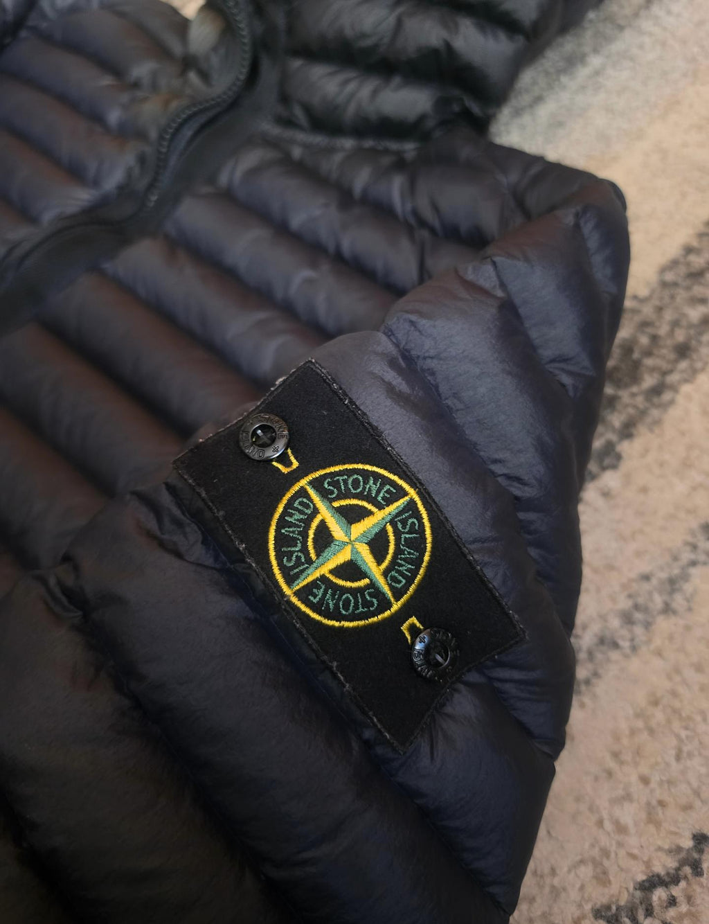 Stone Island 40324 Packable Loom Woven Chambers R-Nylon Down-TC Jacket – 791540324 V0020 – Navy Blue – M