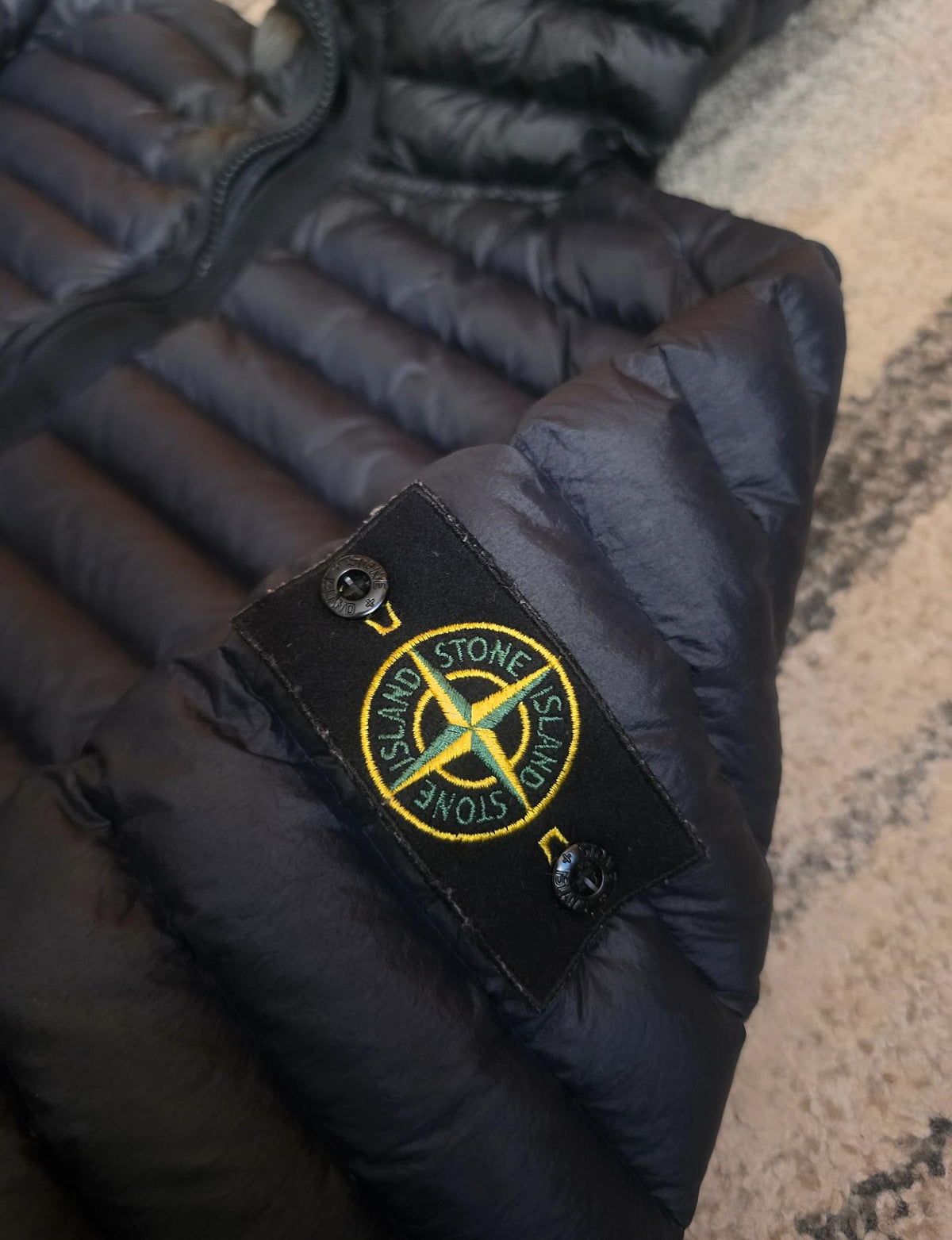 Stone Island 40324 Packable Loom Woven Chambers R-Nylon Down-TC Jacket – 791540324 V0020 – Navy Blue – M