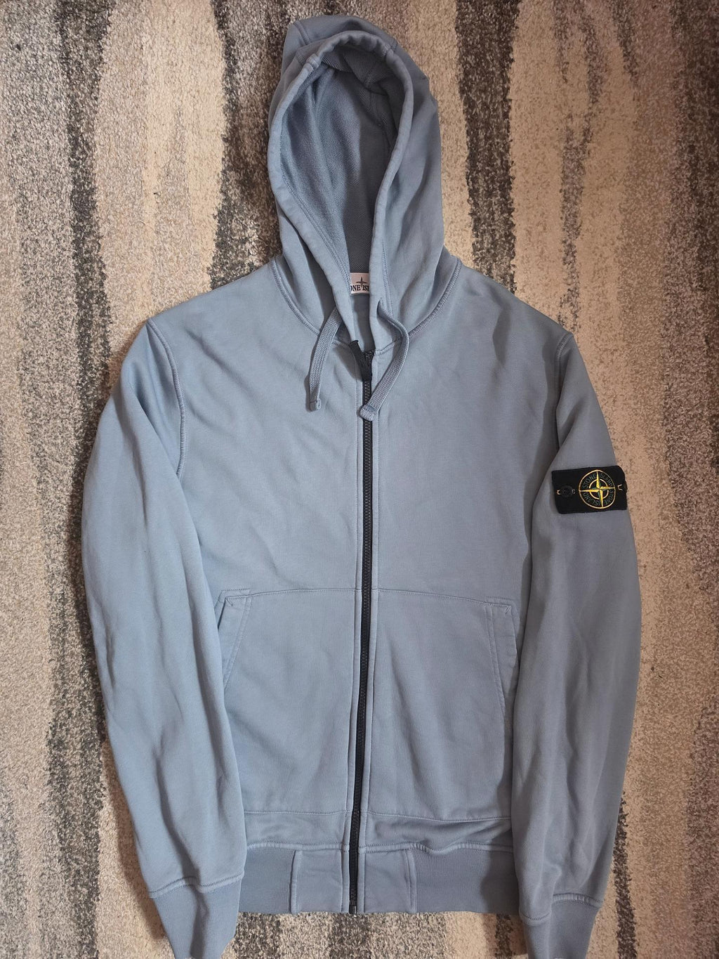 Stone Island 6100061 Organic Cotton Fleece Zip-Up Hoodie – V0024 Avio Blue – L