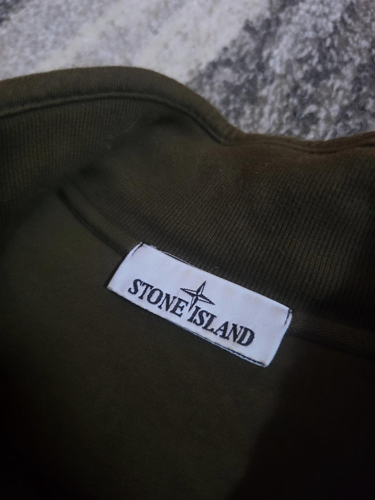 Stone Island 1/4 Zip Cotton Sweatshirt – 791562720 V0058 – Olive Green – M