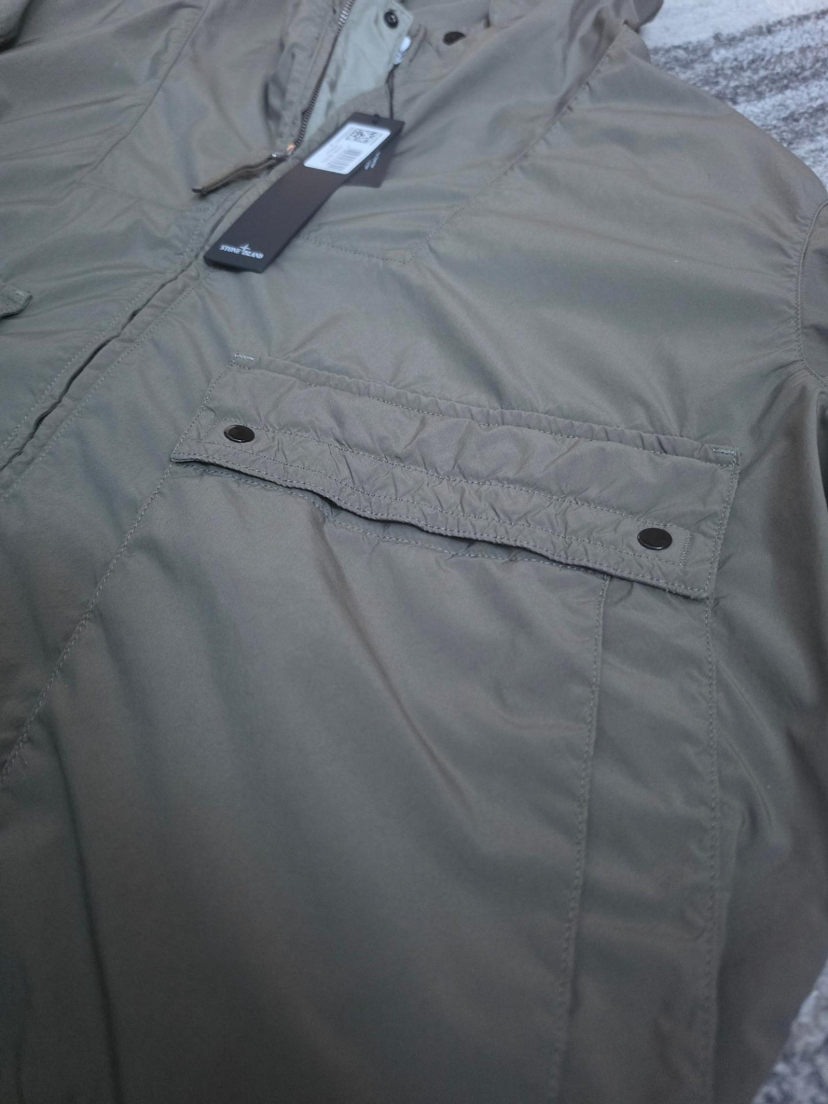 Stone Island 4100052 Light Compact Touch Poly-TC Short Parka – L1S154100052 S0042 V005G – Military Green – XL