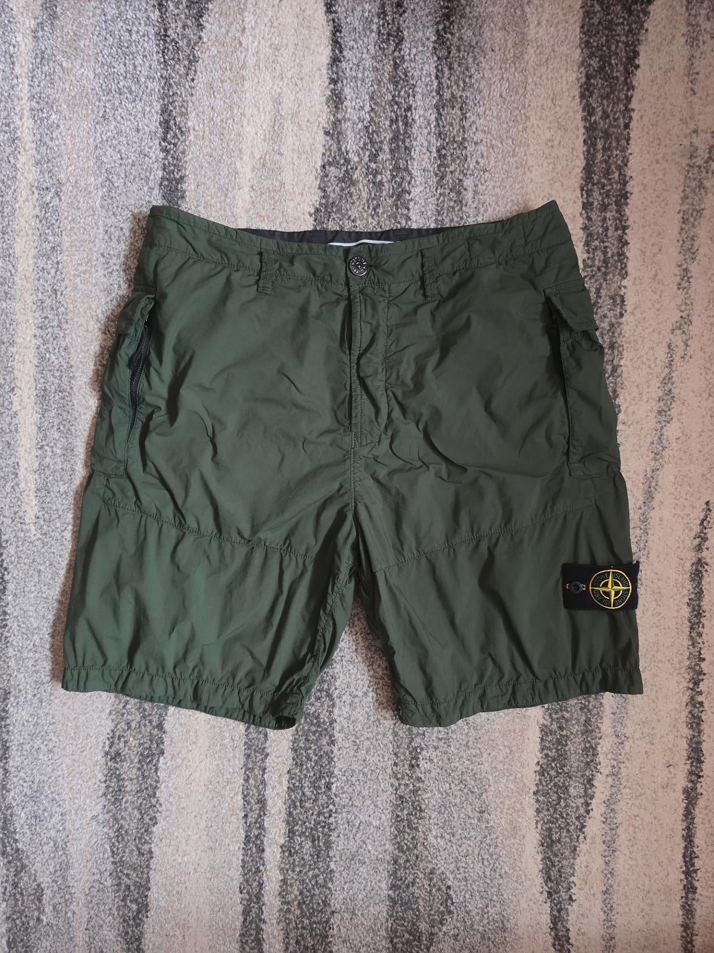 Stone Island Cargo Shorts Green W32