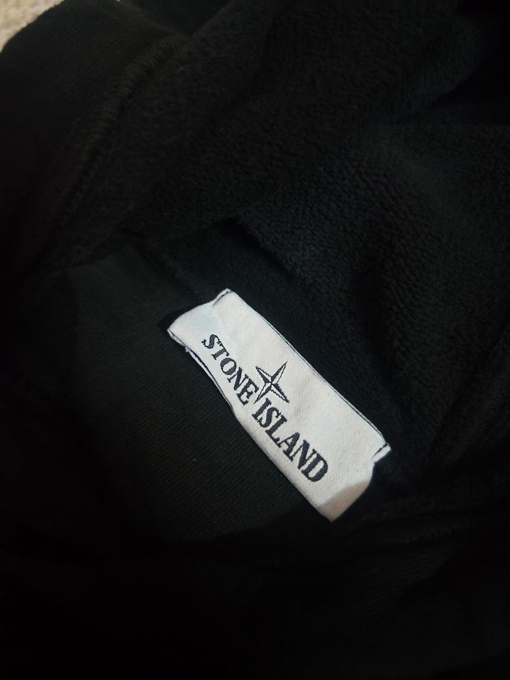 Stone Island Kapuzenpullover aus angerautem Baumwollfleece – 751564120 V0029 Schwarz – M