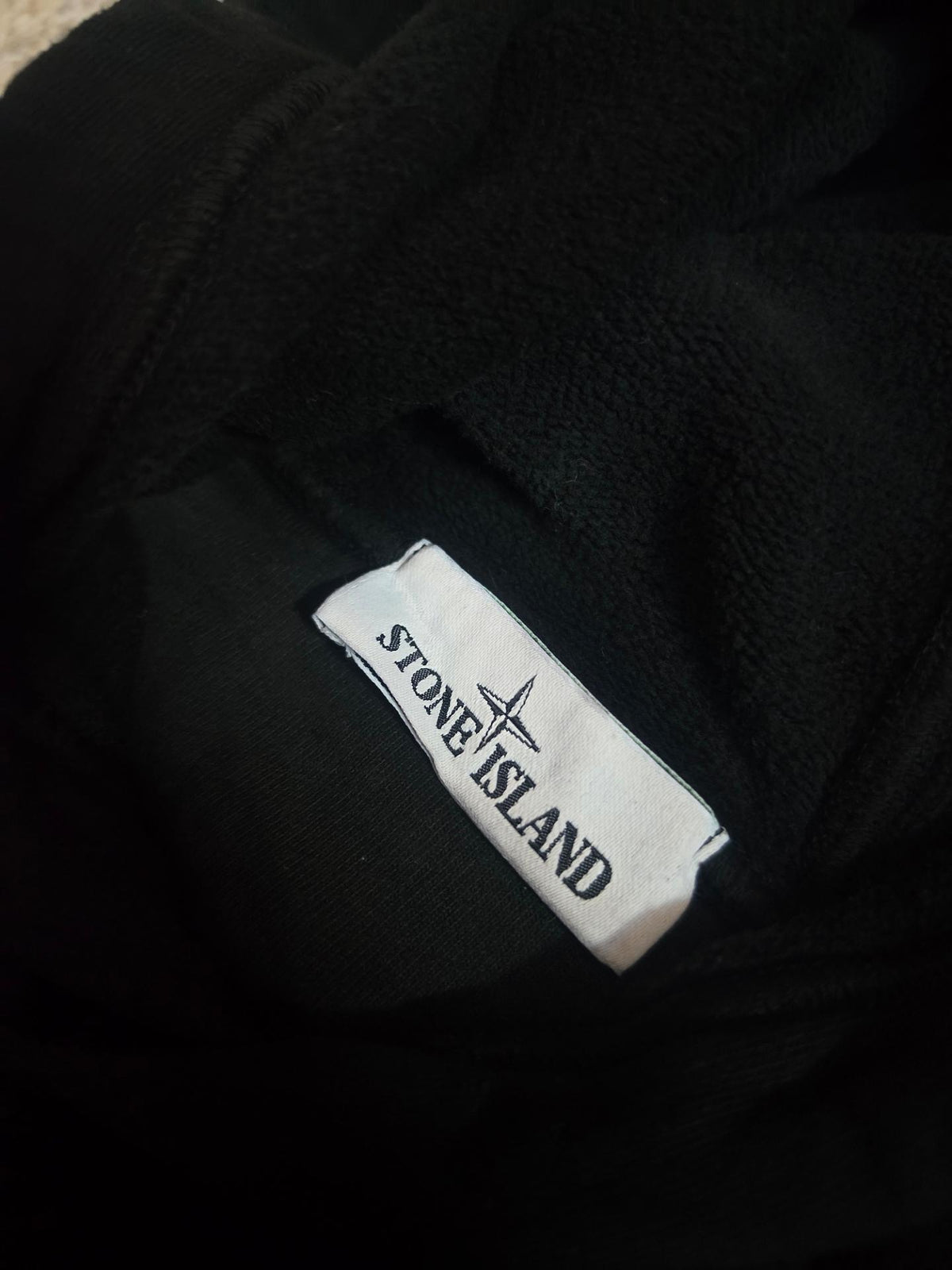 Stone Island Kapuzenpullover aus angerautem Baumwollfleece – 751564120 V0029 Schwarz – M