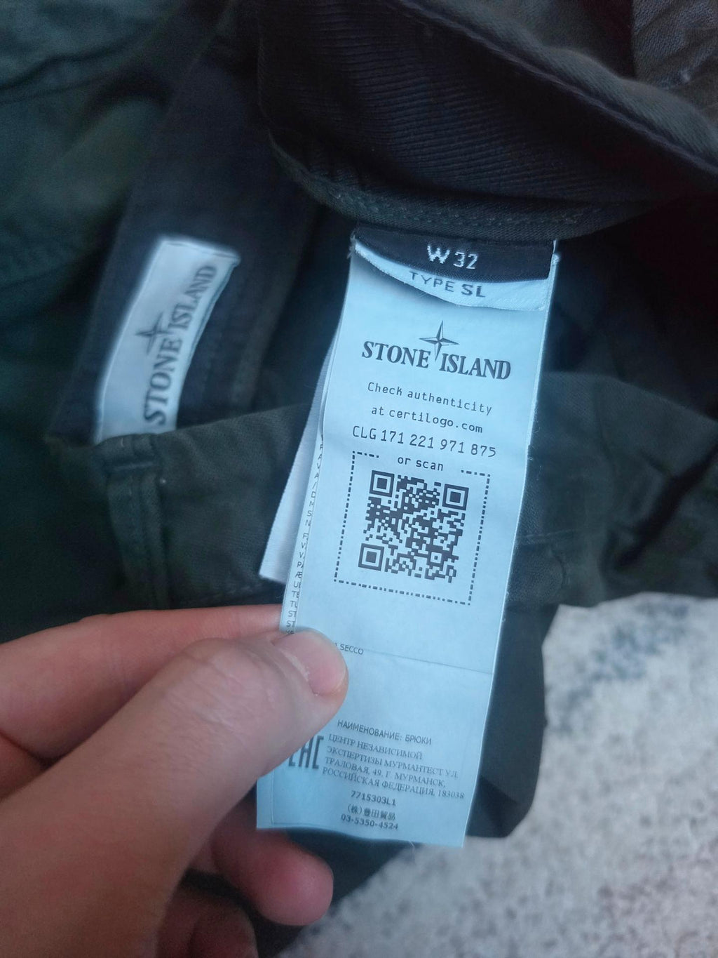 Stone Island 303L1 Compass Patch Cargo Pants – 7715303L1 V0158 – Olive Green – W32