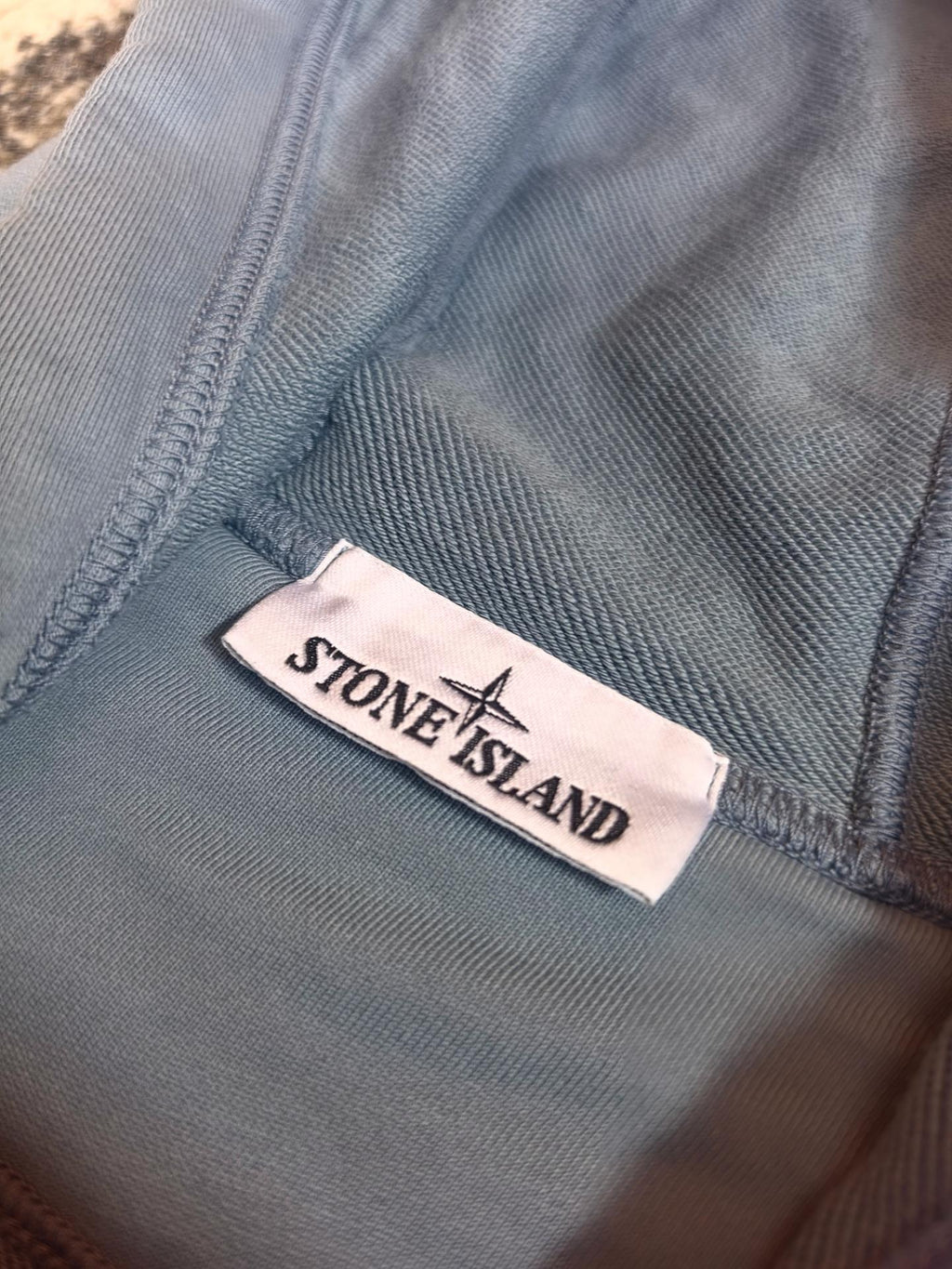 Stone Island 6100061 Organic Cotton Fleece Zip-Up Hoodie – V0024 Avio Blue – L
