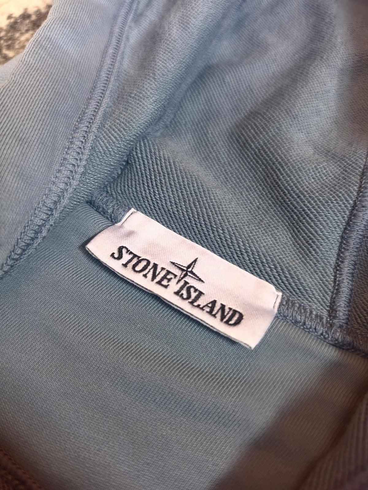 Stone Island 6100061 Organic Cotton Fleece Zip-Up Hoodie – V0024 Avio Blue – L