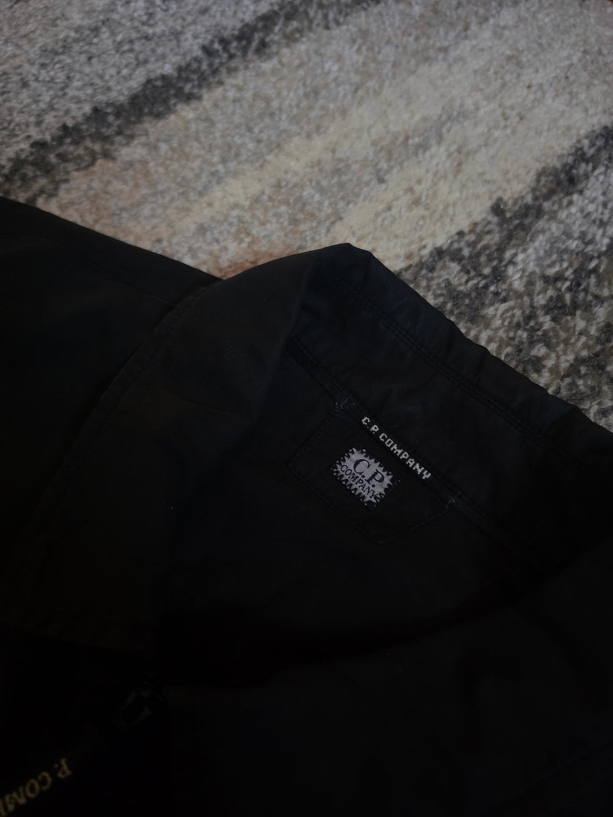 C.P. Company Gabardine Lens Zipped Overshirt – CMSH158A 002824G 999 – Black – L