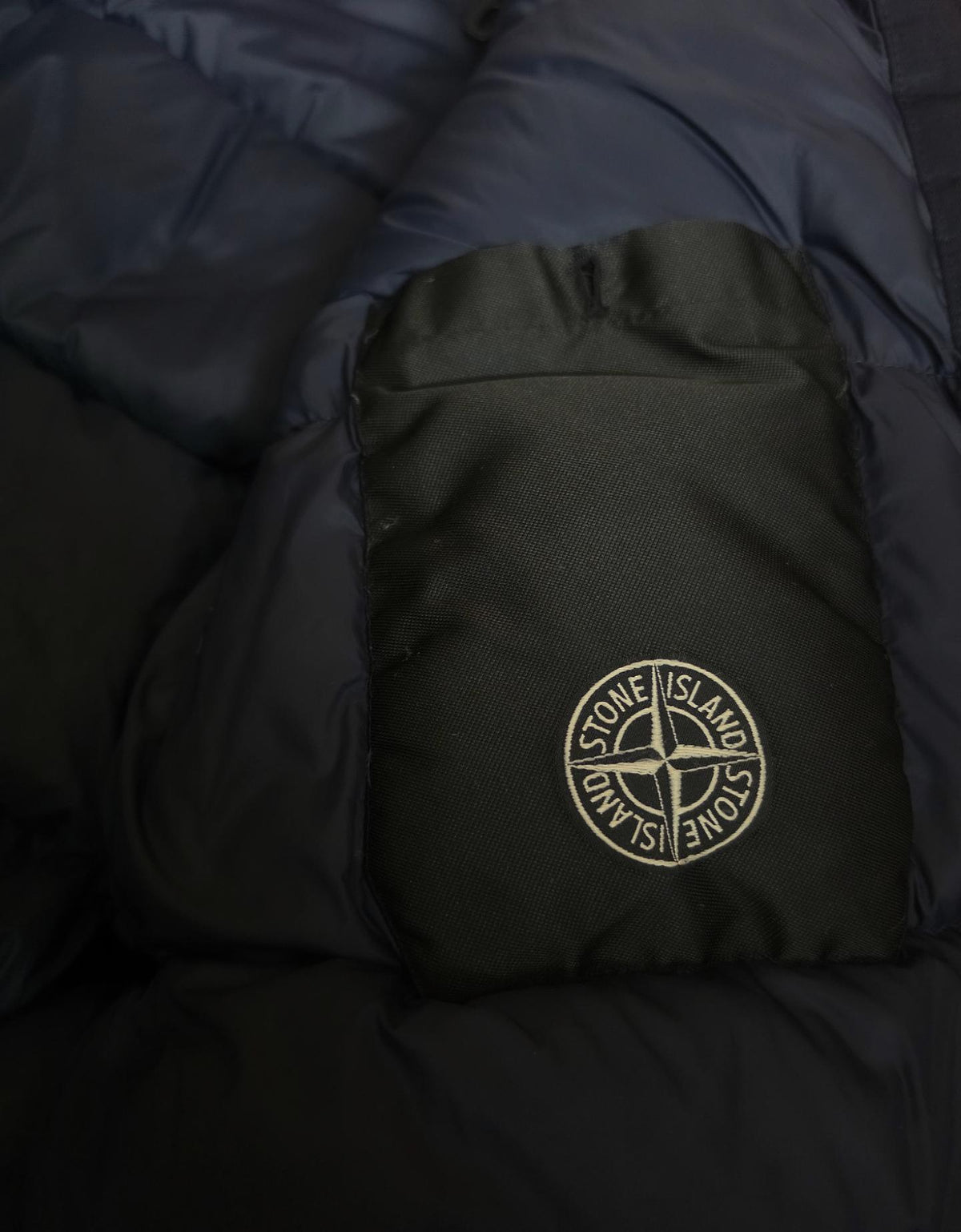 Stone Island 41421 Opaque Nylon Twill Down Hooded Jacket – 771541421 V0020 – Navy Blue – L