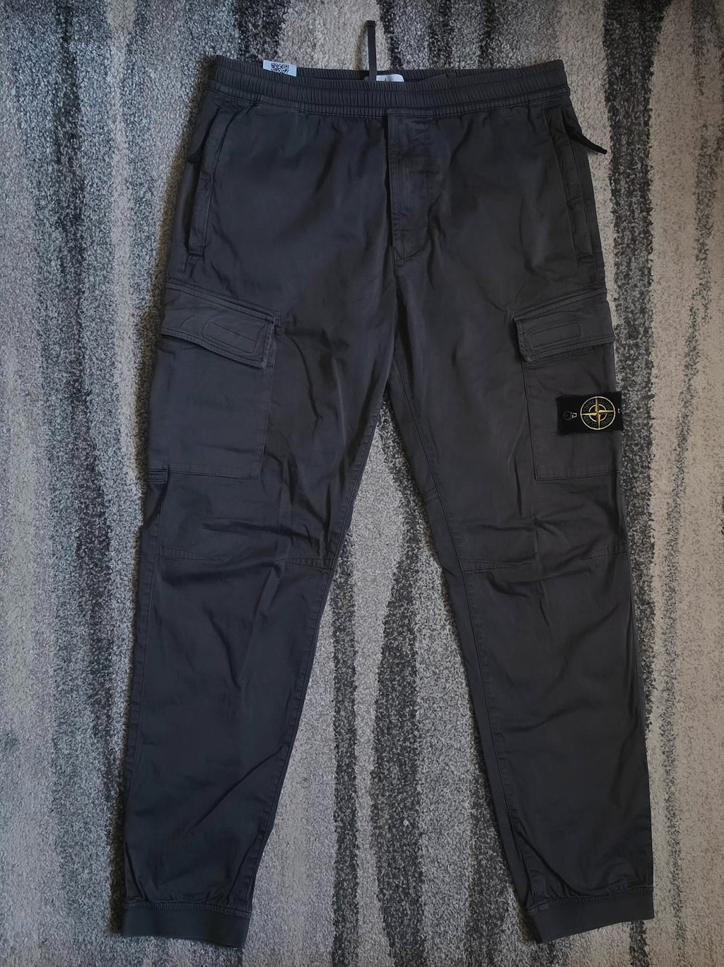 Stone Island Cuffed Cargo Trousers – 741531309 – Graphite Grey – W33