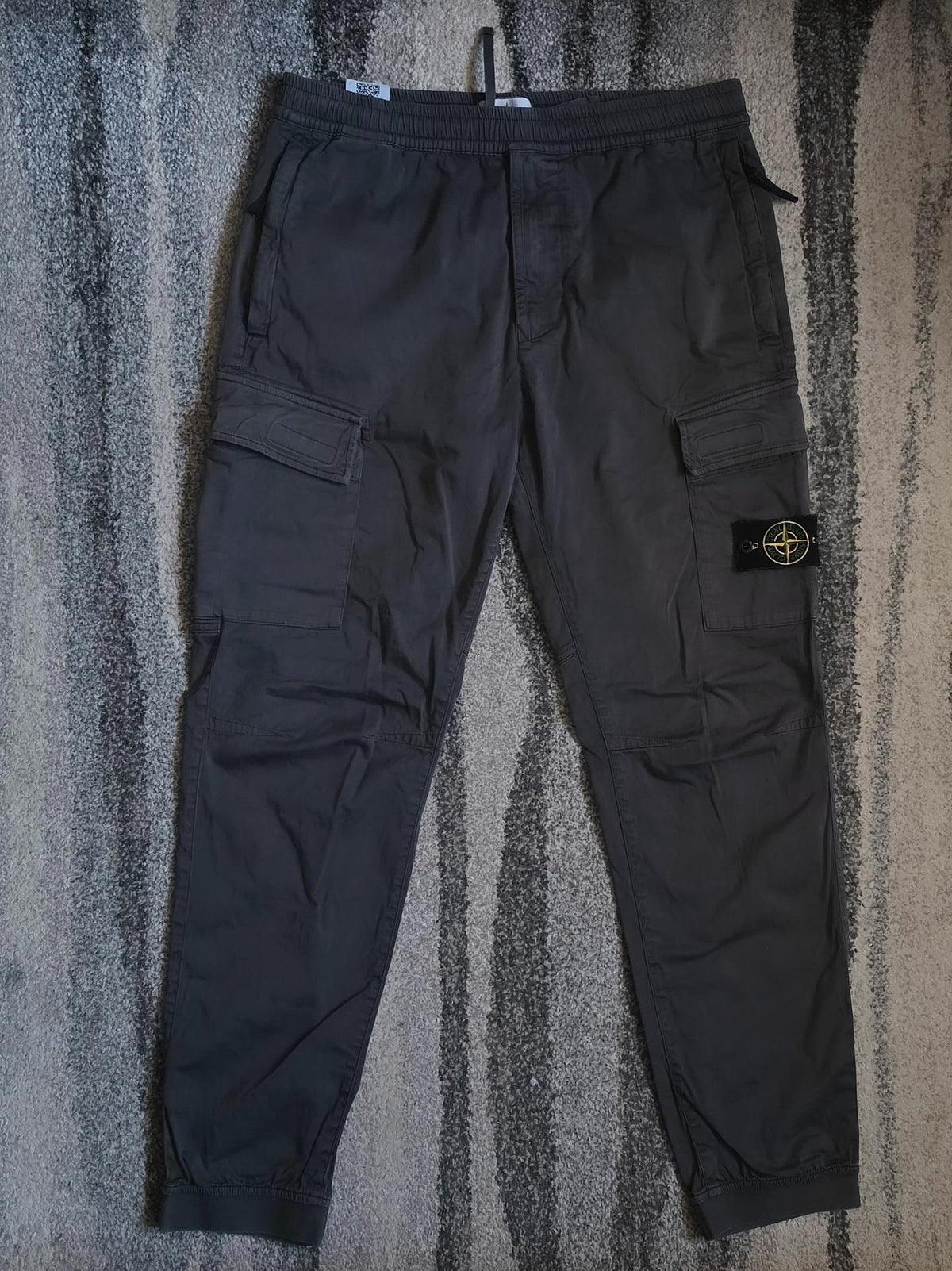 Stone Island Cuffed Cargo Trousers – 741531309 – Graphite Grey – W33
