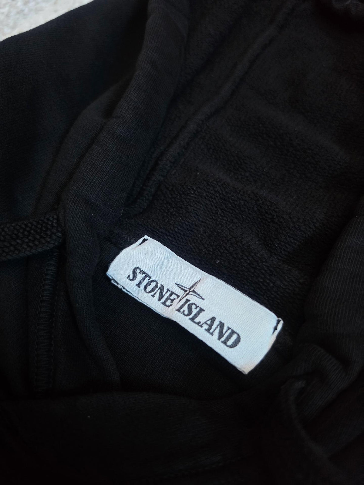 Stone Island Garment Dyed Popover Hoodie – Art. 751564120 V0029 – Black – XL