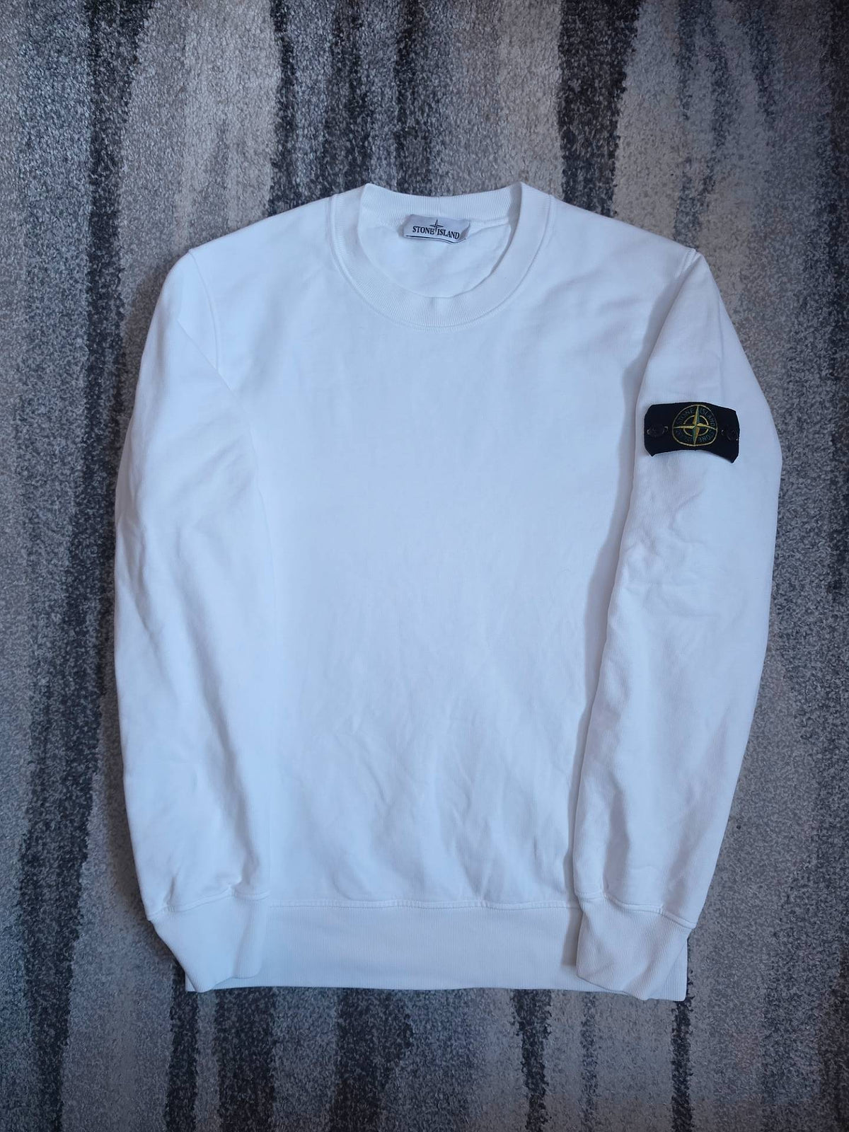 Stone Island Garment Dyed Crewneck Sweatshirt – 771563020 V0001 – White – L