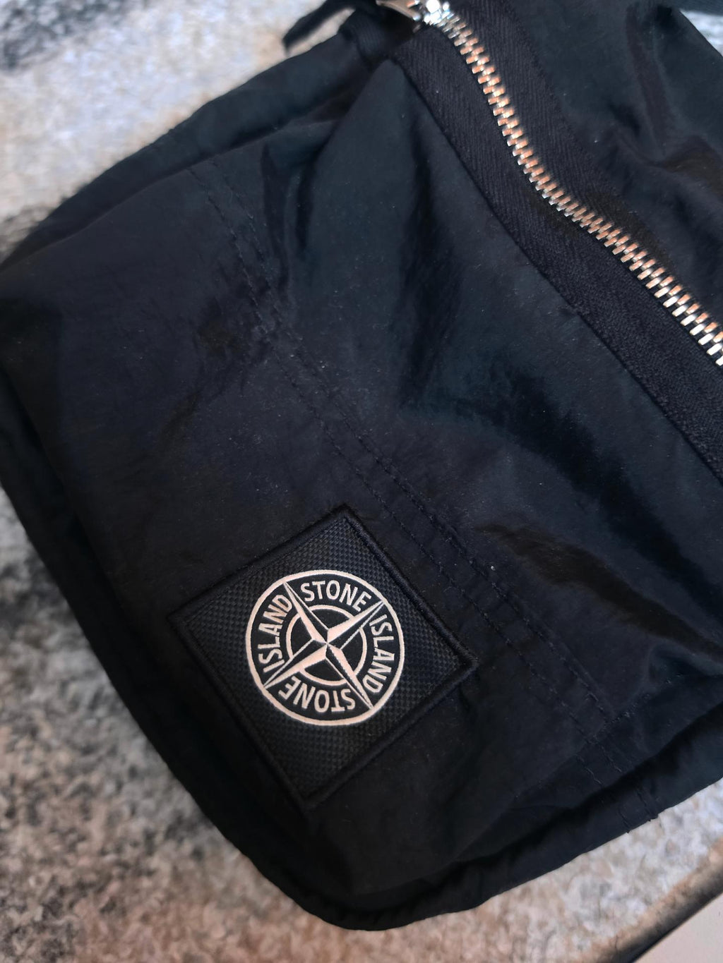 Stone Island Nylon Metal Pouch Bag – K2S159200015 S0251 V0029 – Black