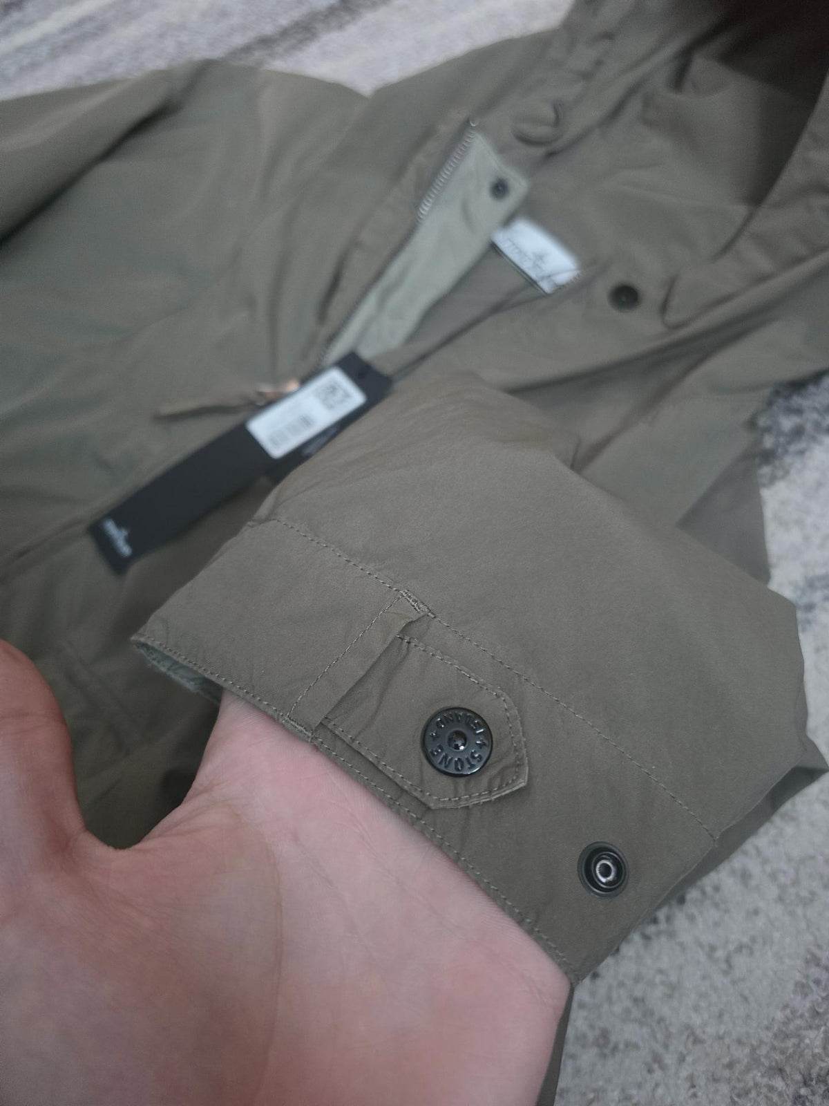 Stone Island 4100052 Light Compact Touch Poly-TC Short Parka – L1S154100052 S0042 V005G – Military Green – XL